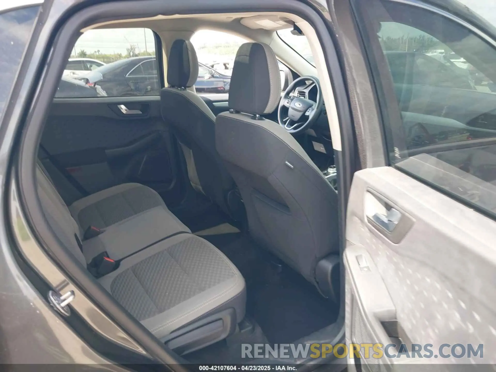 8 Photograph of a damaged car 1FMCU0G60LUA08619 FORD ESCAPE 2020