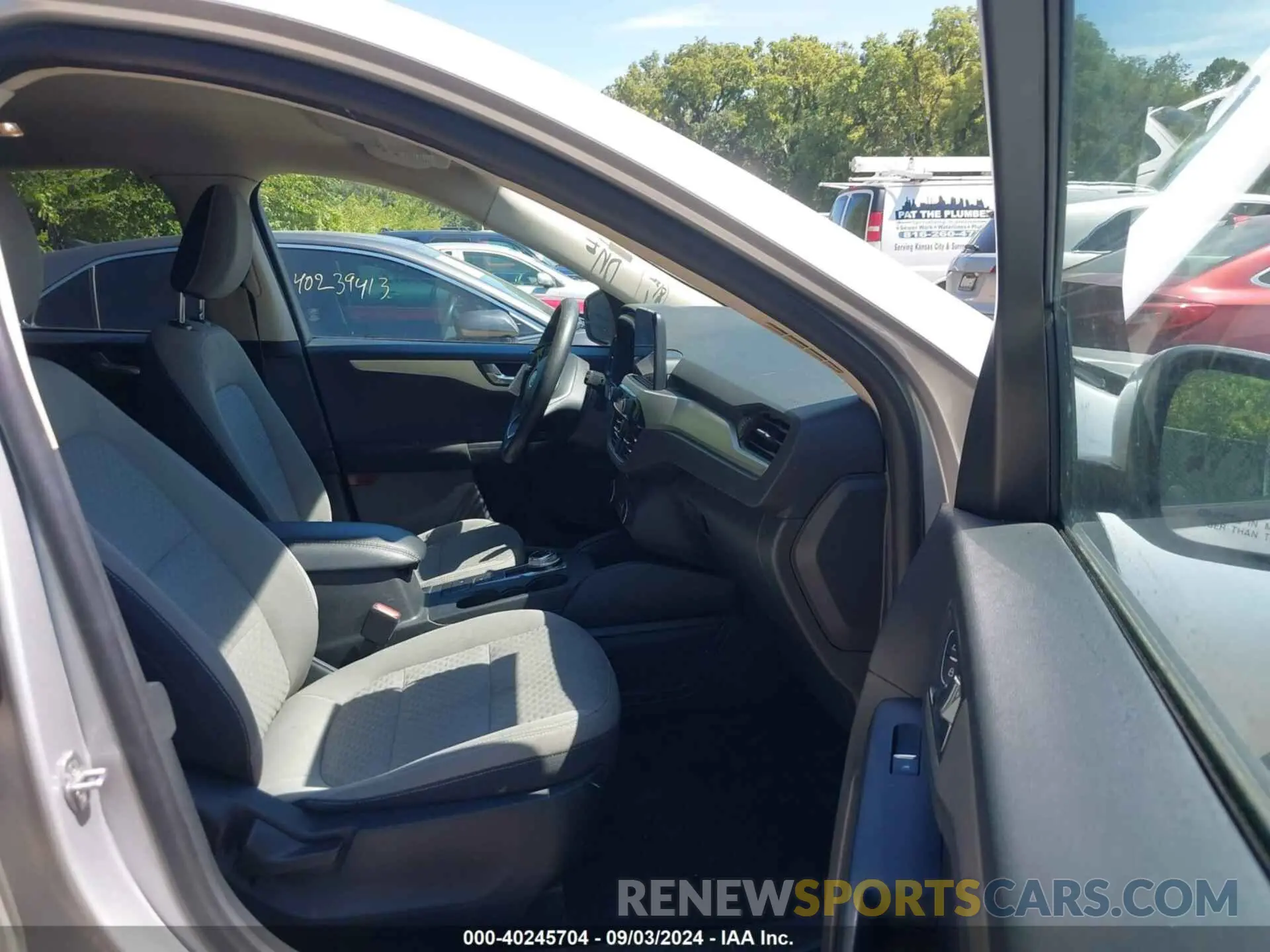 5 Photograph of a damaged car 1FMCU0G60LUA12279 FORD ESCAPE 2020