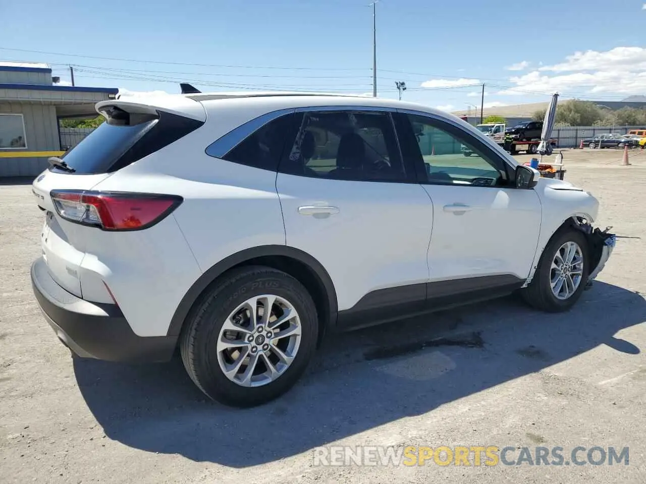3 Photograph of a damaged car 1FMCU0G60LUA12282 FORD ESCAPE 2020