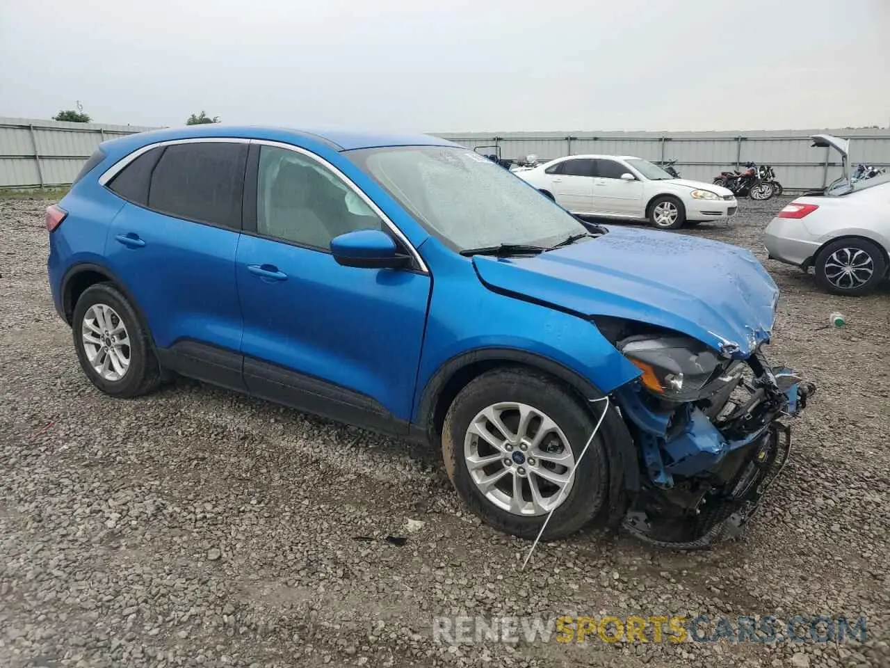 4 Photograph of a damaged car 1FMCU0G60LUA28899 FORD ESCAPE 2020