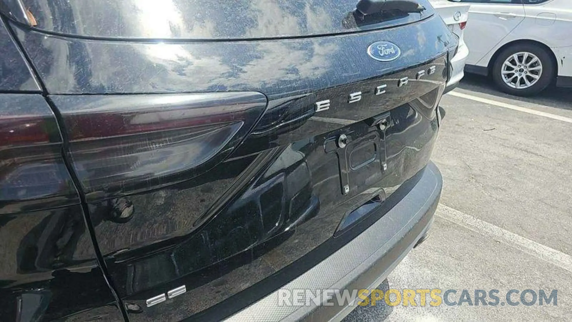 15 Photograph of a damaged car 1FMCU0G60LUA31950 FORD ESCAPE 2020