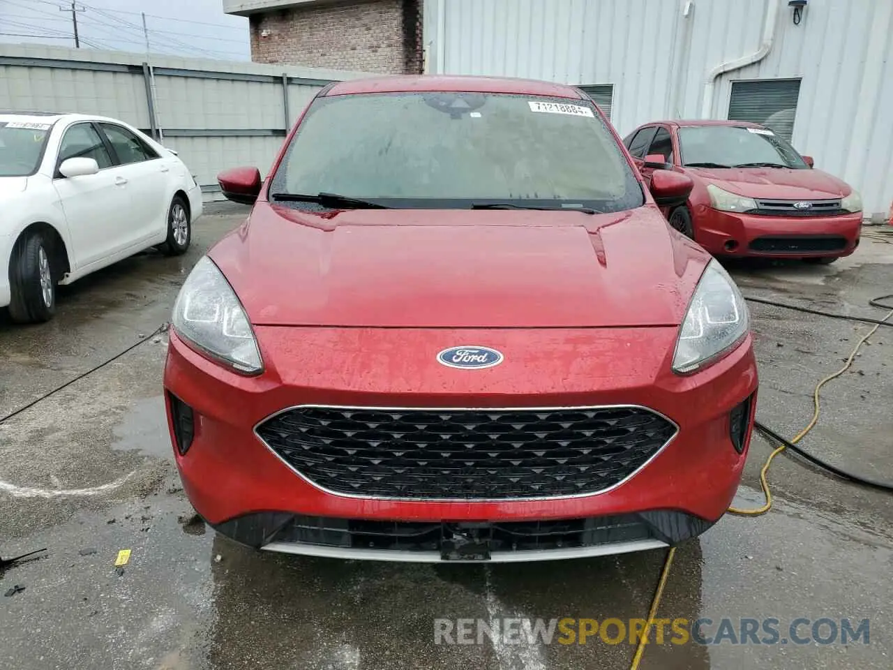 5 Photograph of a damaged car 1FMCU0G60LUA67508 FORD ESCAPE 2020