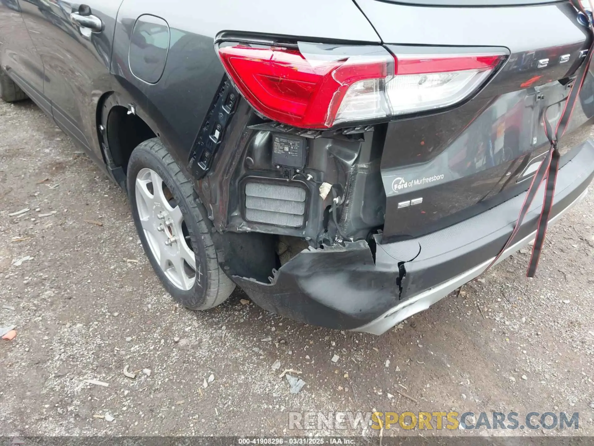 6 Photograph of a damaged car 1FMCU0G60LUA68318 FORD ESCAPE 2020