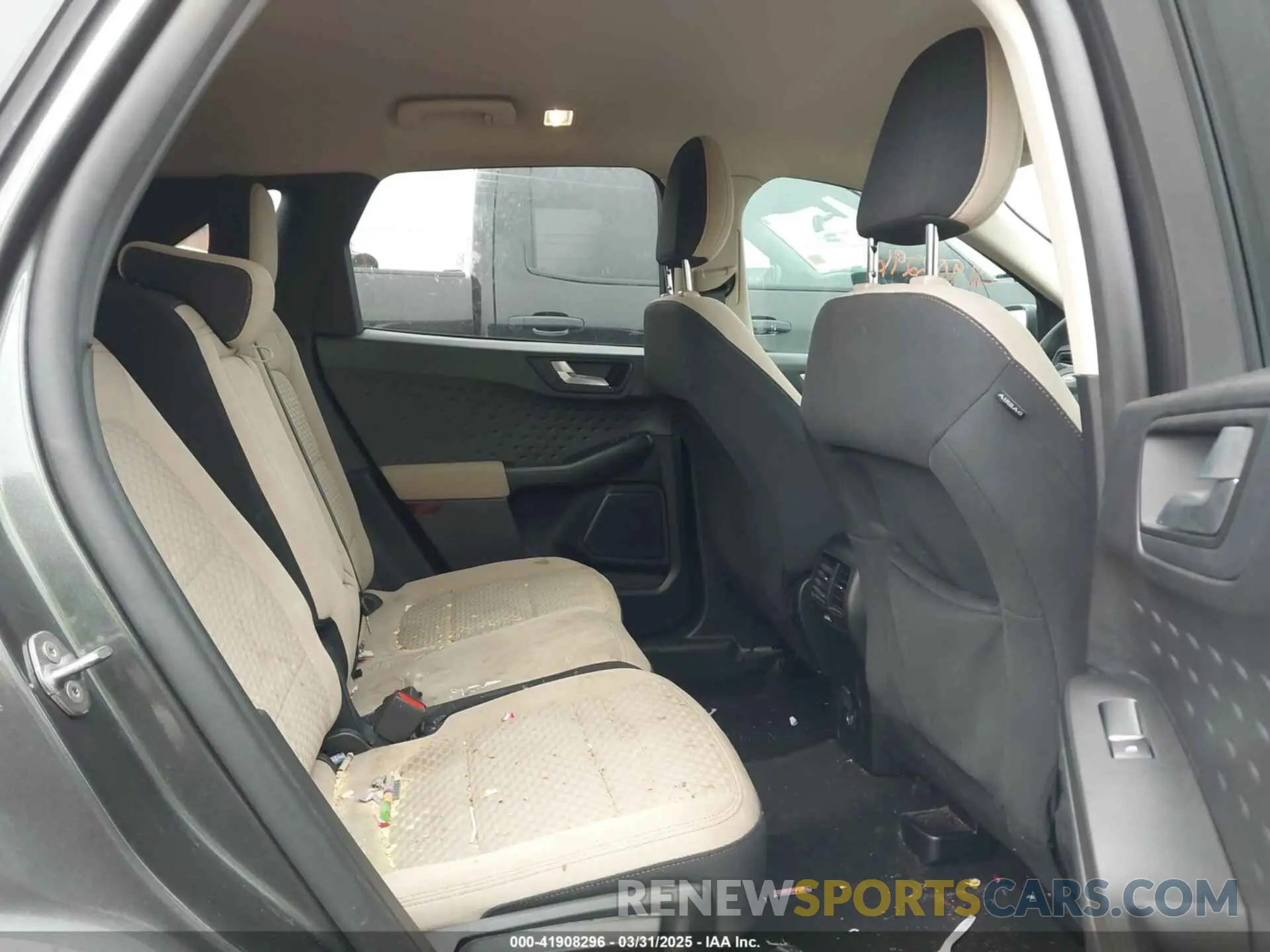 8 Photograph of a damaged car 1FMCU0G60LUA68318 FORD ESCAPE 2020