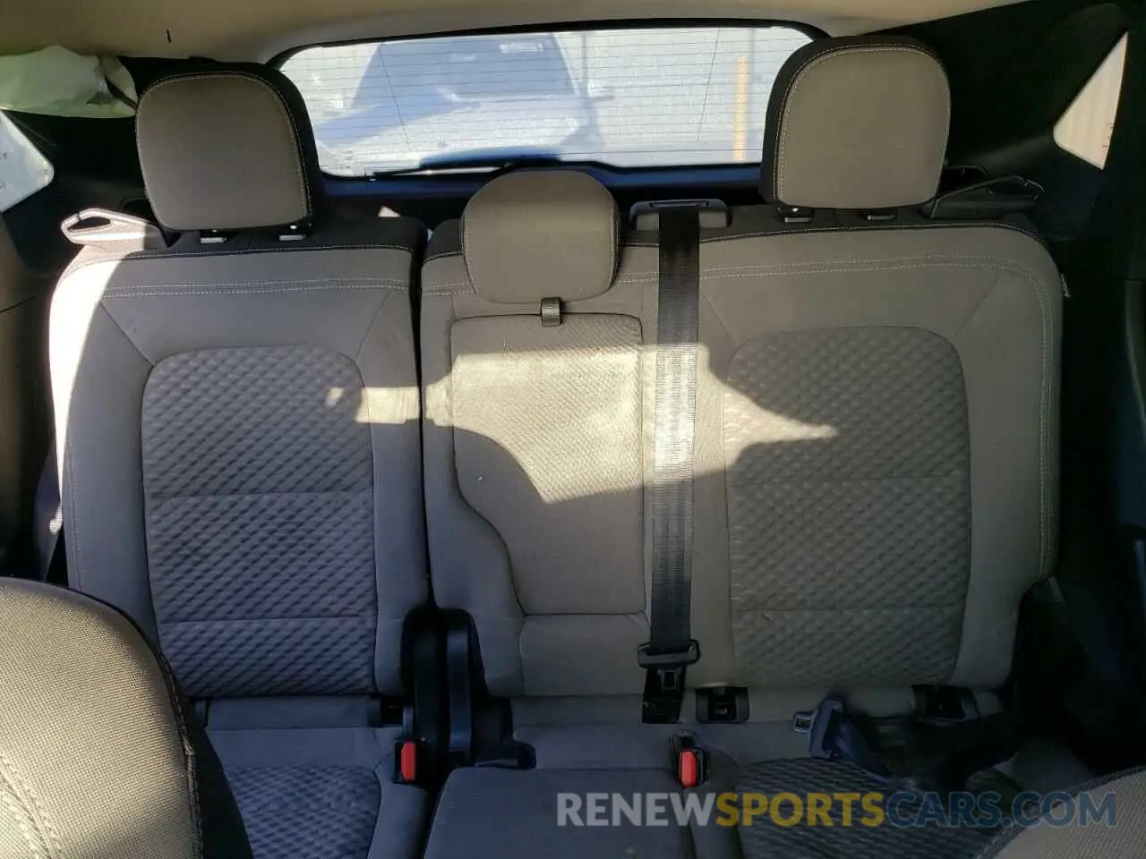 10 Photograph of a damaged car 1FMCU0G60LUA92201 FORD ESCAPE 2020