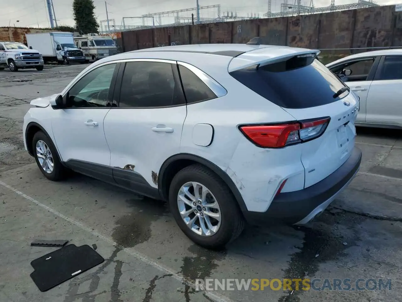 2 Photograph of a damaged car 1FMCU0G60LUB05612 FORD ESCAPE 2020