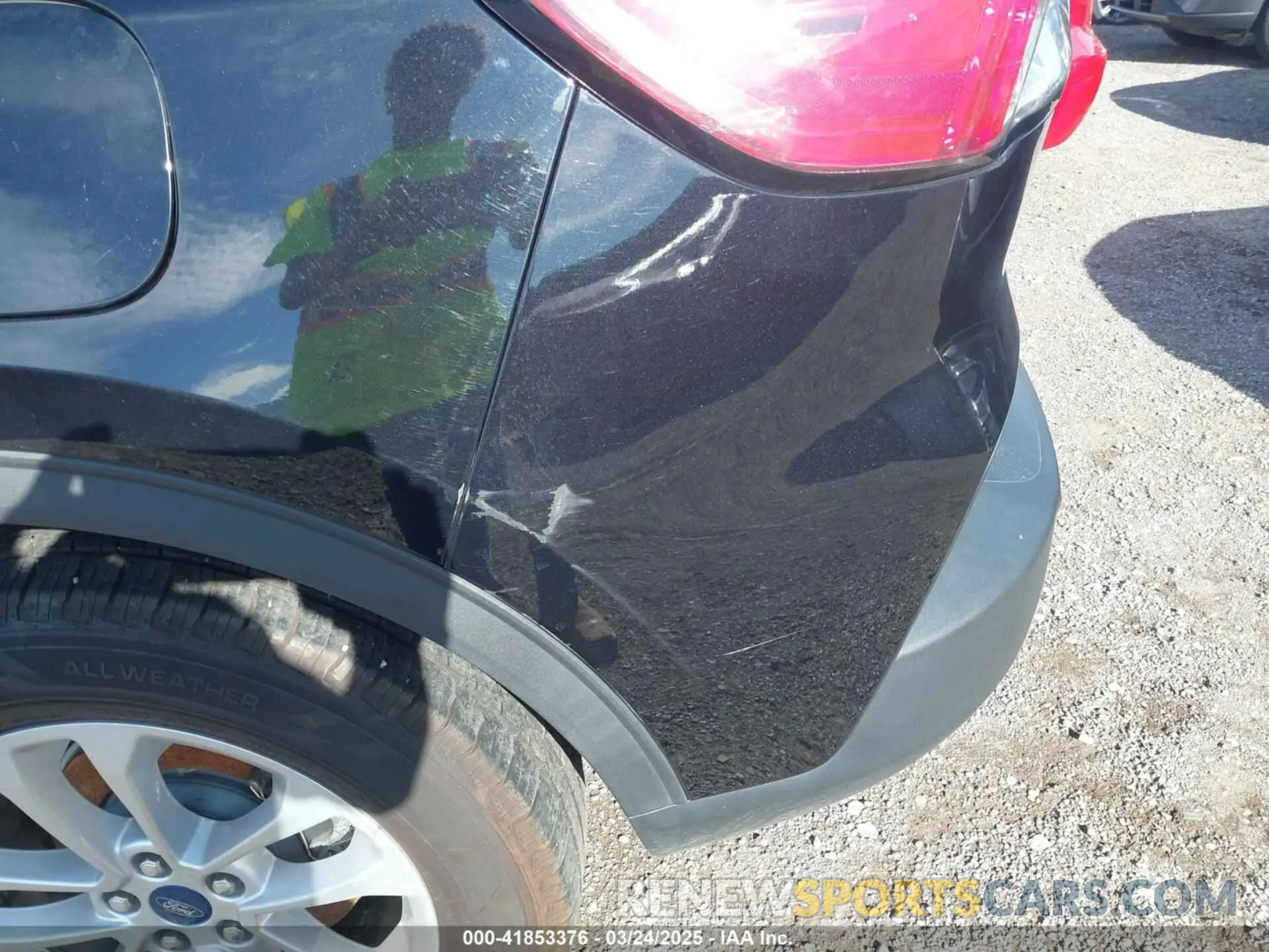 6 Photograph of a damaged car 1FMCU0G60LUB23558 FORD ESCAPE 2020