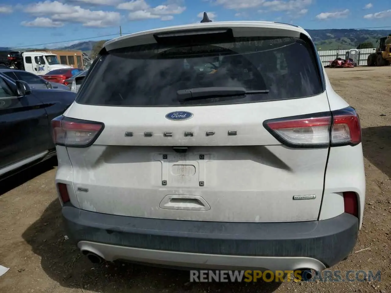 6 Photograph of a damaged car 1FMCU0G60LUB44118 FORD ESCAPE 2020