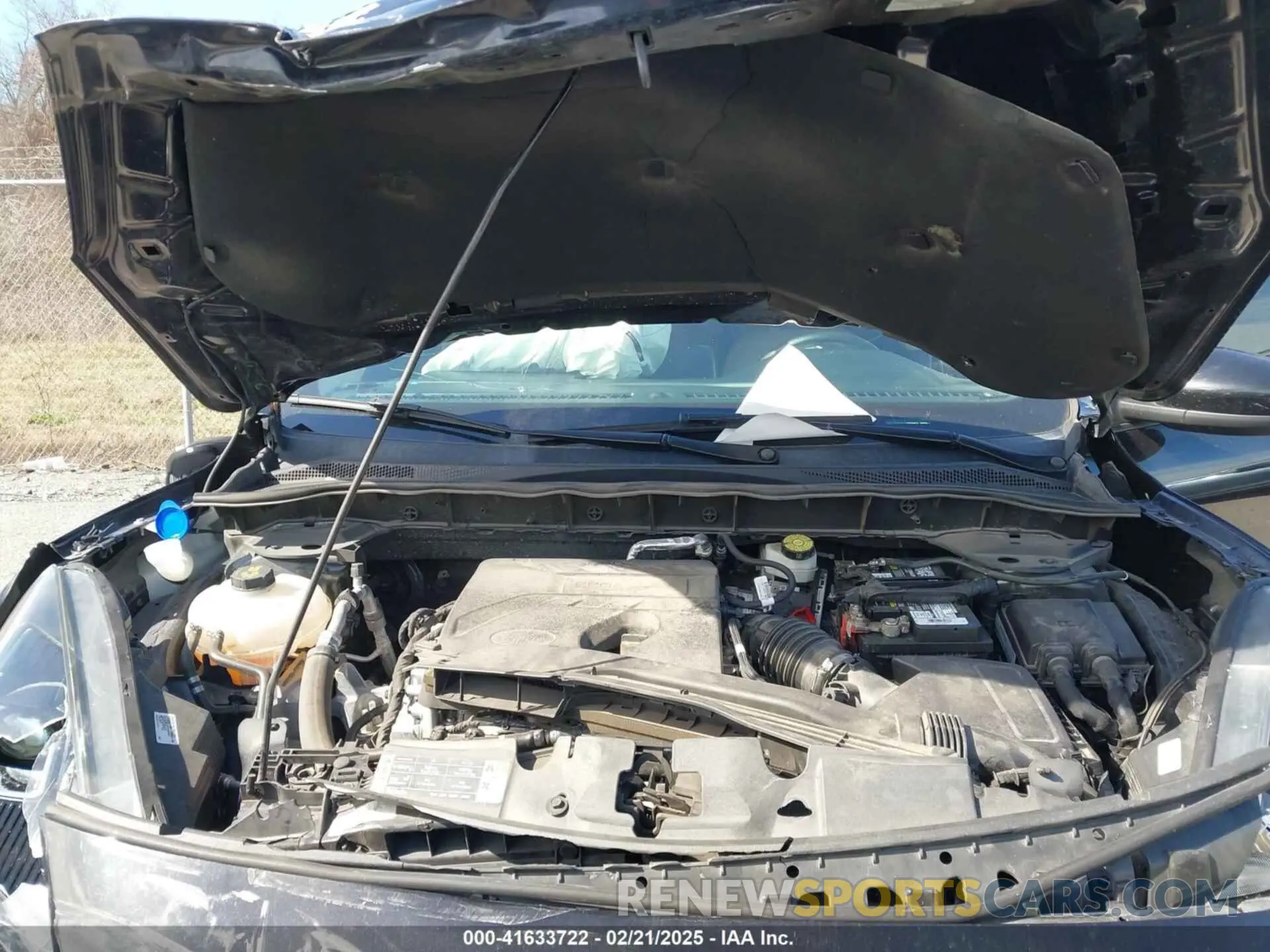 10 Photograph of a damaged car 1FMCU0G60LUB90063 FORD ESCAPE 2020