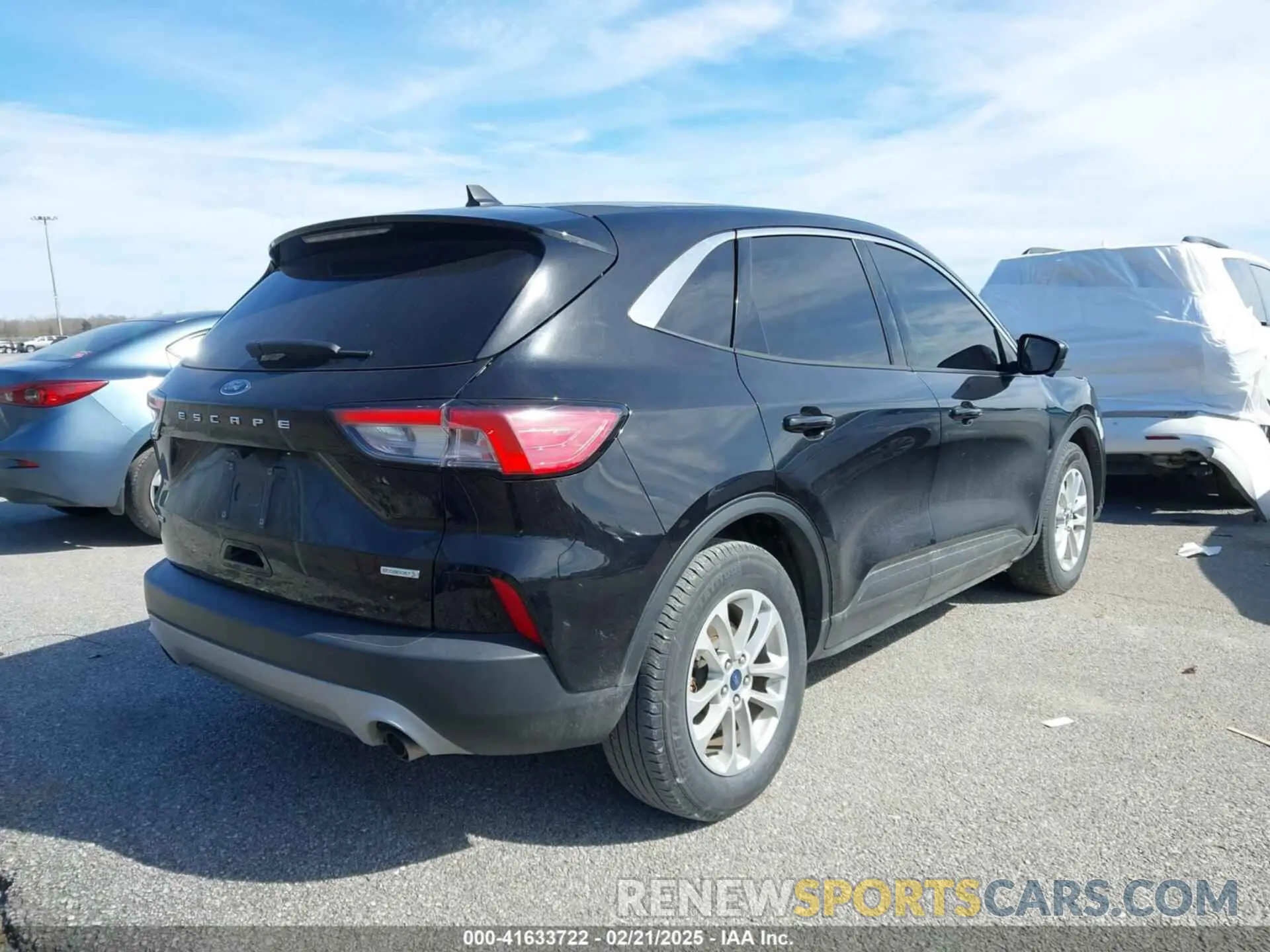 4 Photograph of a damaged car 1FMCU0G60LUB90063 FORD ESCAPE 2020