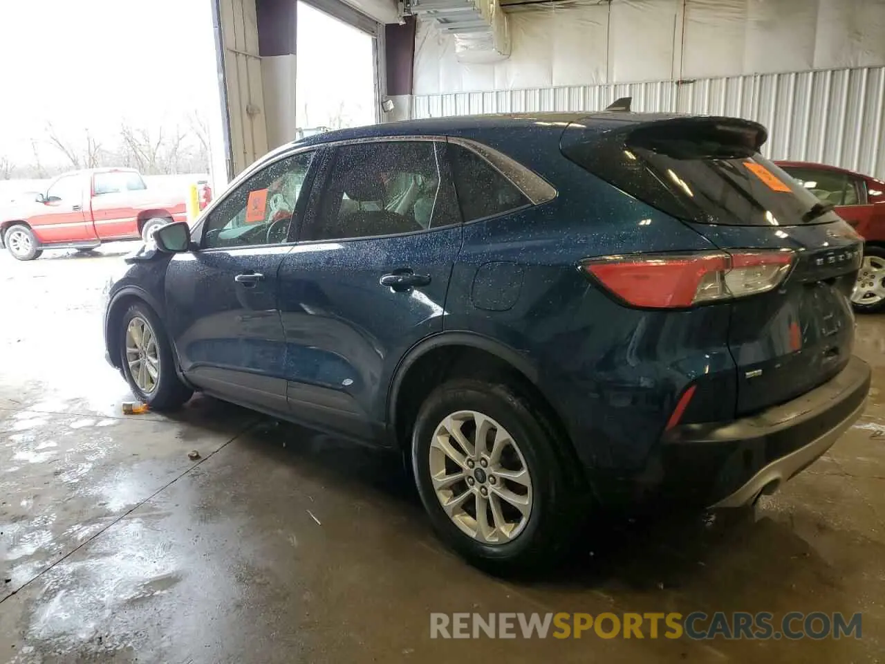 2 Photograph of a damaged car 1FMCU0G60LUB92699 FORD ESCAPE 2020