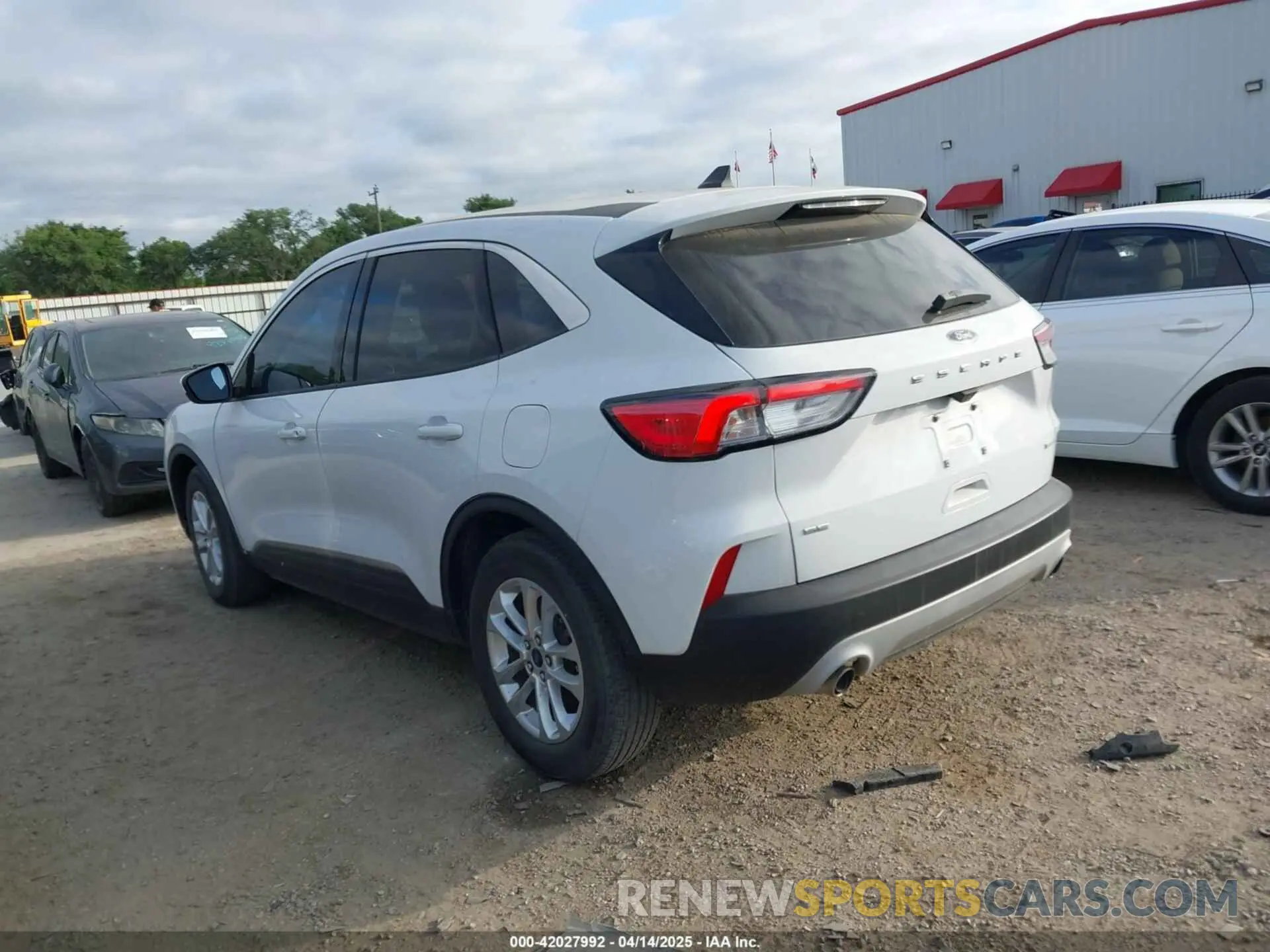 14 Photograph of a damaged car 1FMCU0G60LUC06956 FORD ESCAPE 2020