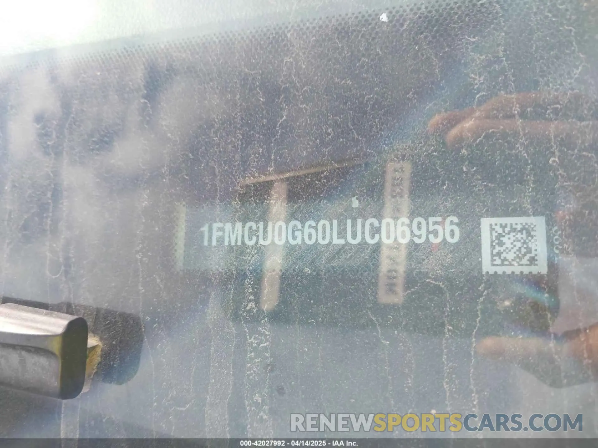 9 Photograph of a damaged car 1FMCU0G60LUC06956 FORD ESCAPE 2020