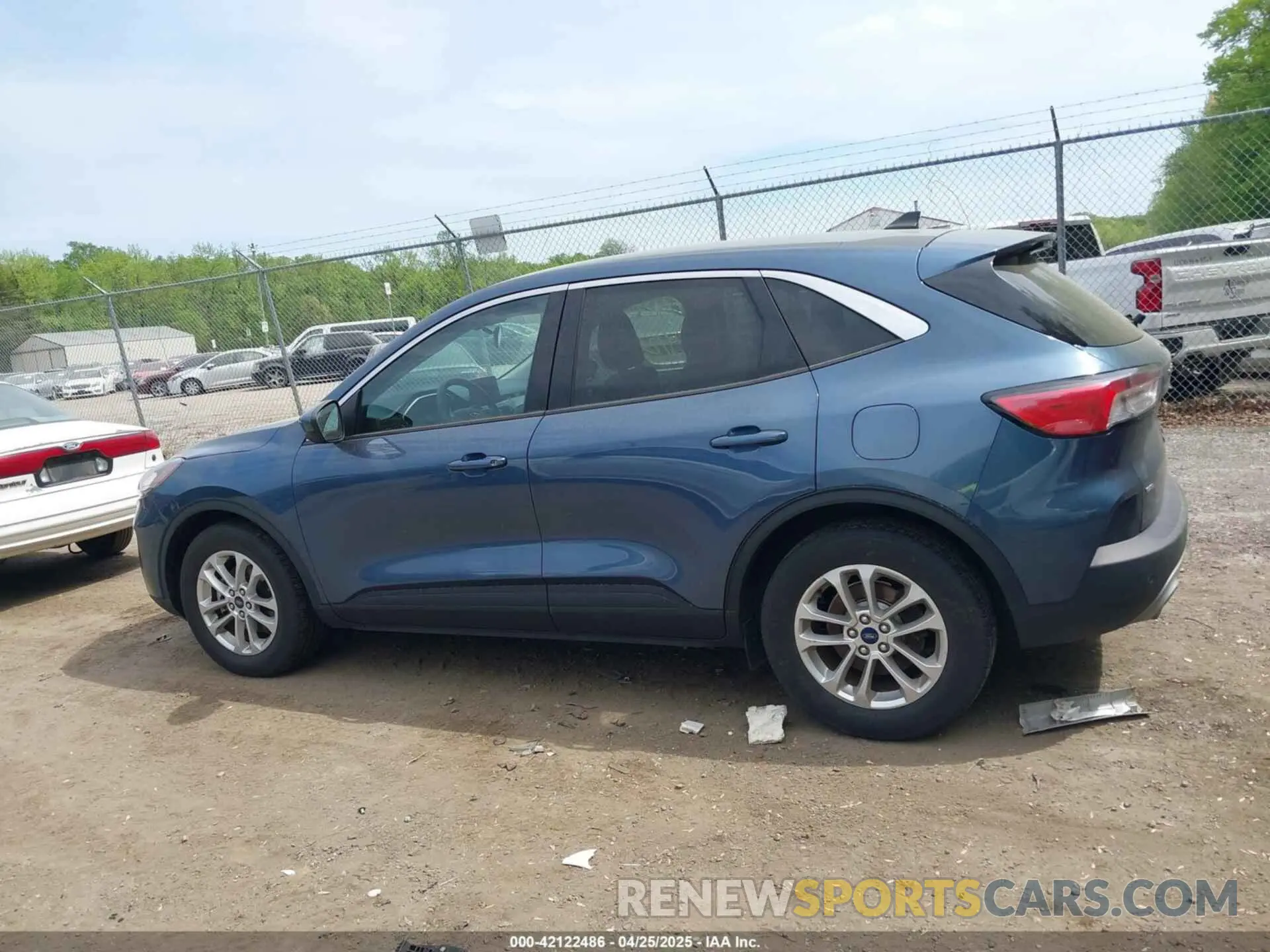 14 Photograph of a damaged car 1FMCU0G60LUC39181 FORD ESCAPE 2020