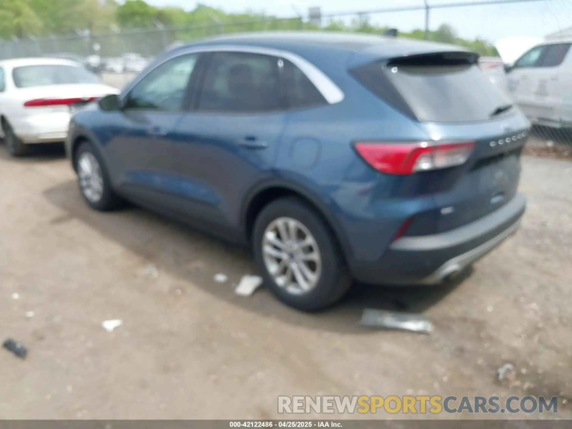 3 Photograph of a damaged car 1FMCU0G60LUC39181 FORD ESCAPE 2020