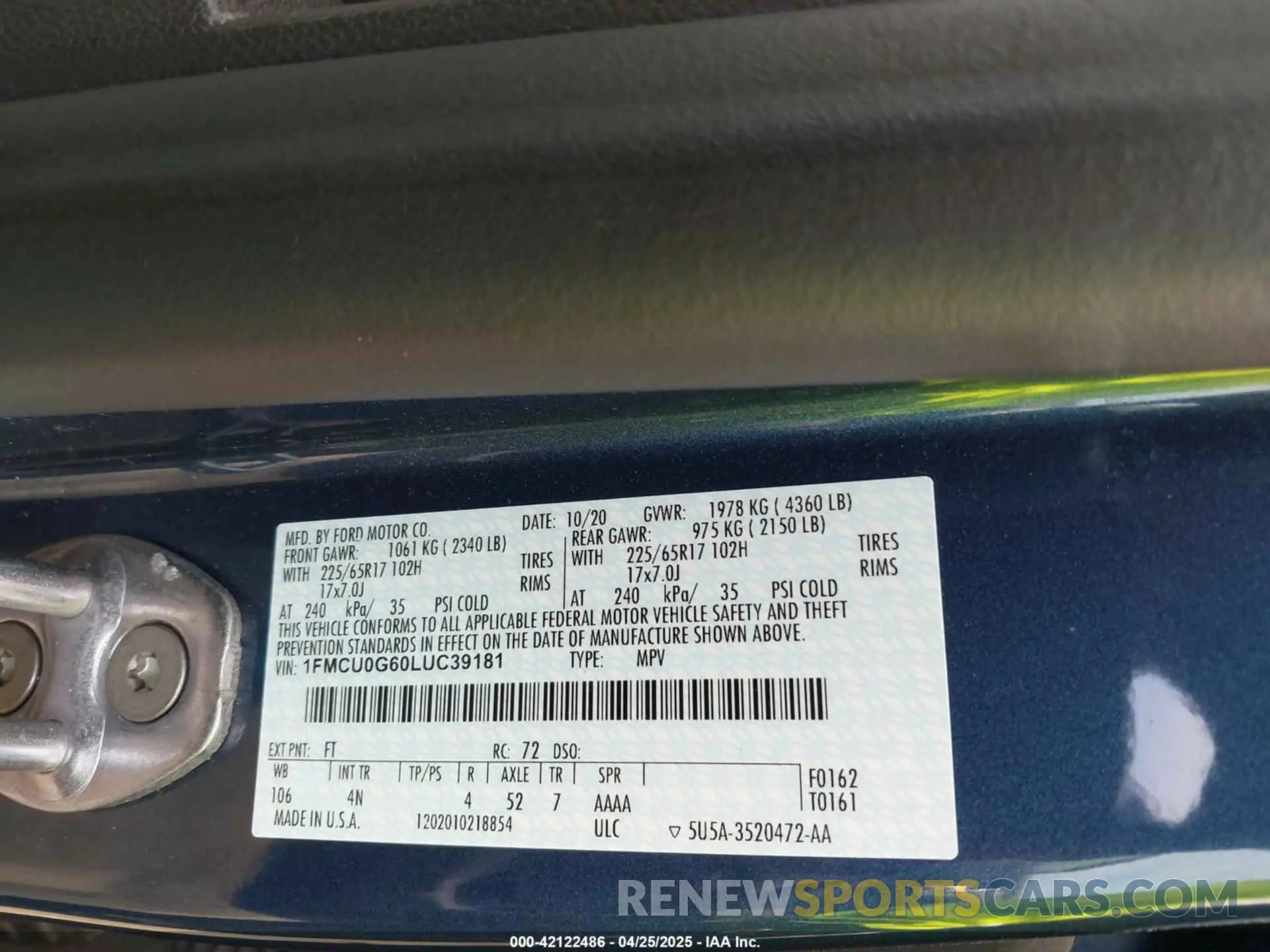 9 Photograph of a damaged car 1FMCU0G60LUC39181 FORD ESCAPE 2020