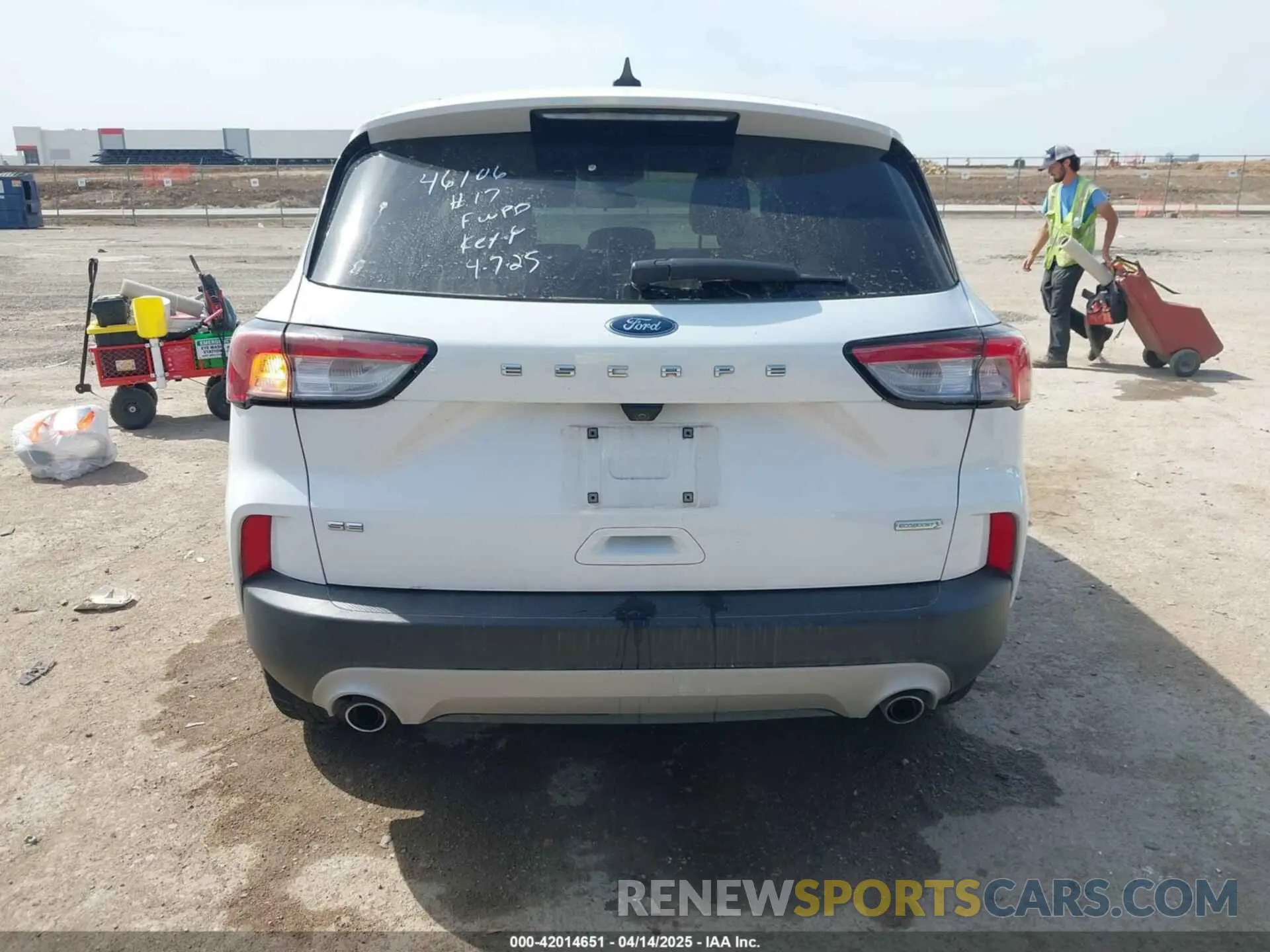 16 Photograph of a damaged car 1FMCU0G60LUC45045 FORD ESCAPE 2020