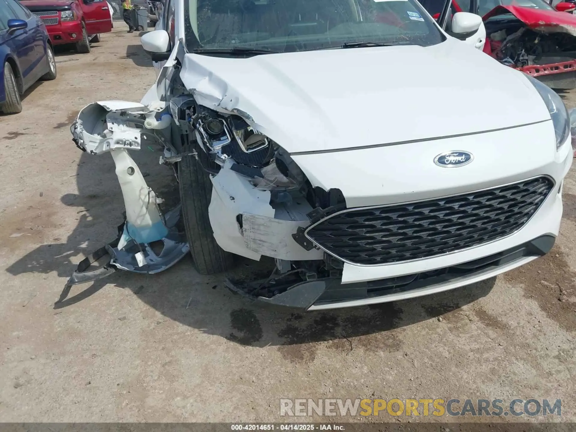 6 Photograph of a damaged car 1FMCU0G60LUC45045 FORD ESCAPE 2020