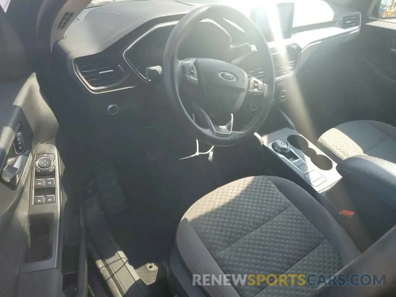 8 Photograph of a damaged car 1FMCU0G61LUA46795 FORD ESCAPE 2020