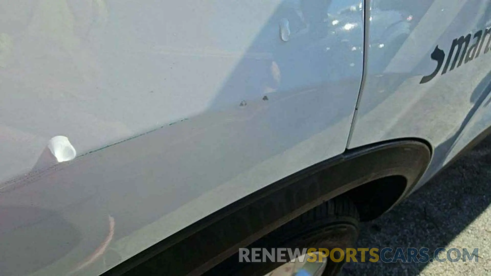 20 Photograph of a damaged car 1FMCU0G61LUA47526 FORD ESCAPE 2020