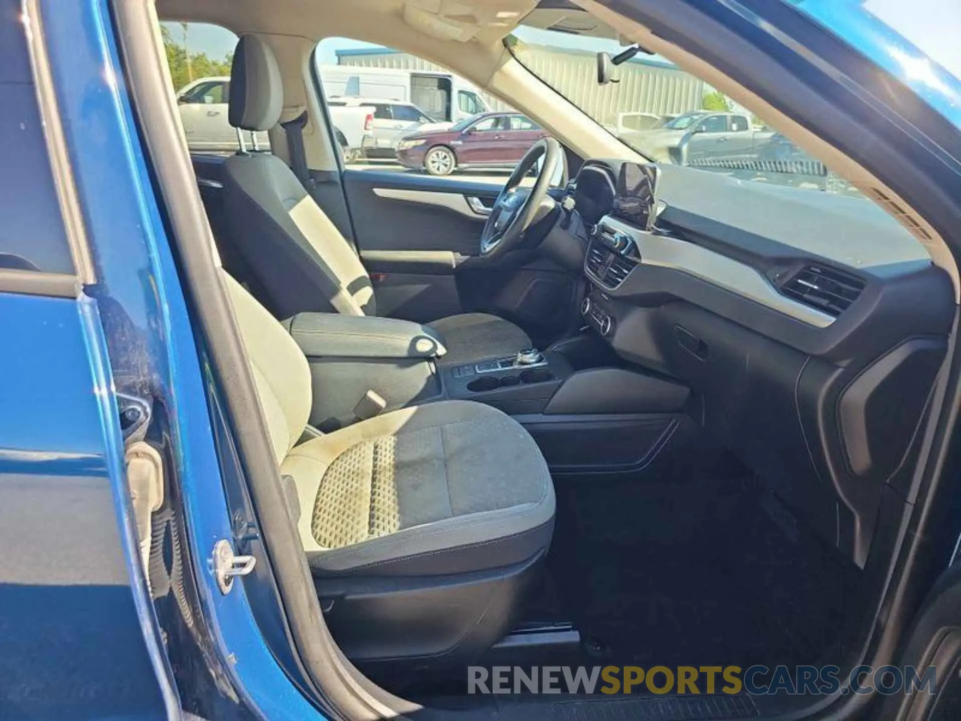 1 Photograph of a damaged car 1FMCU0G61LUB19082 FORD ESCAPE 2020