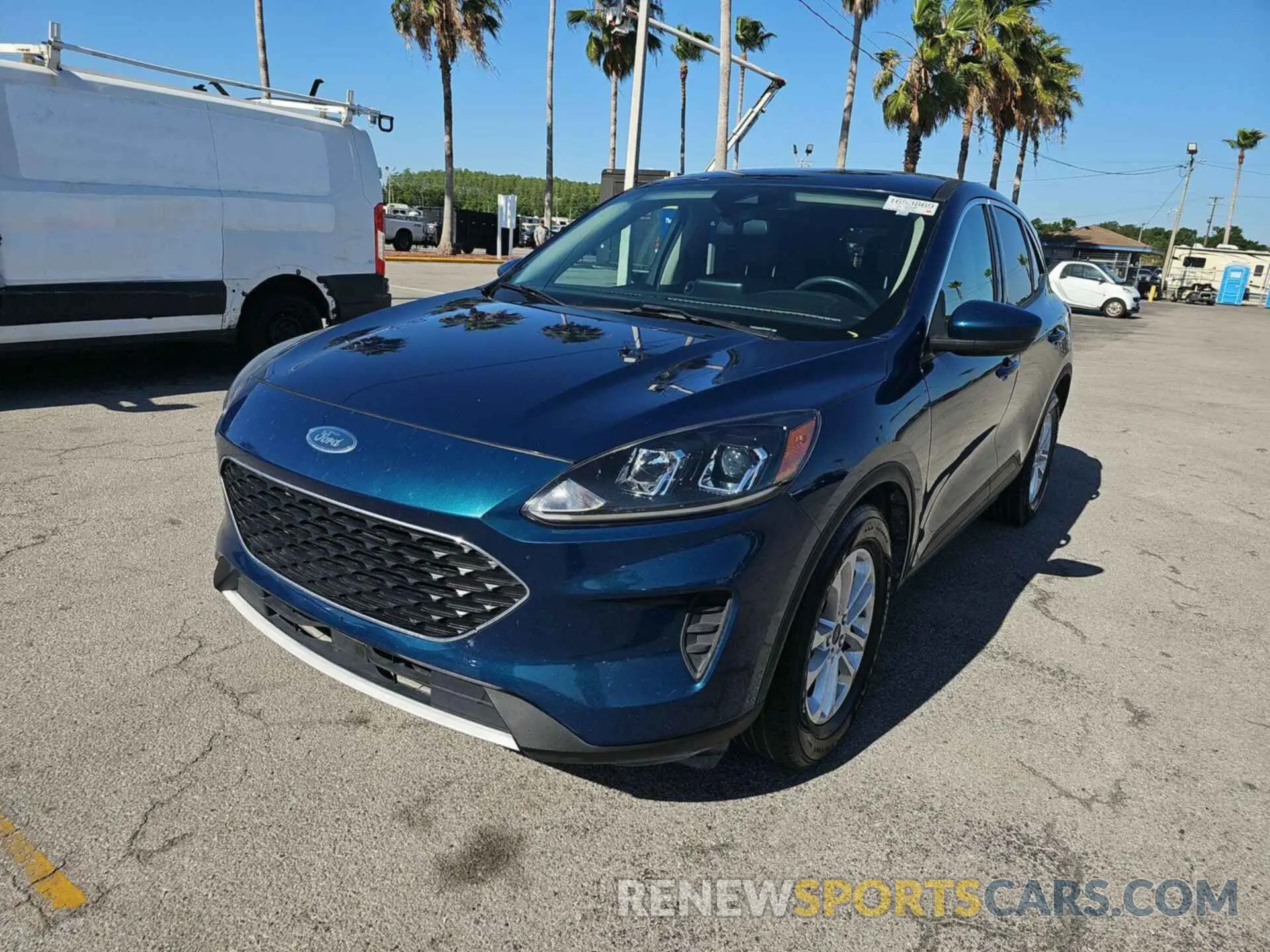 10 Photograph of a damaged car 1FMCU0G61LUB19082 FORD ESCAPE 2020