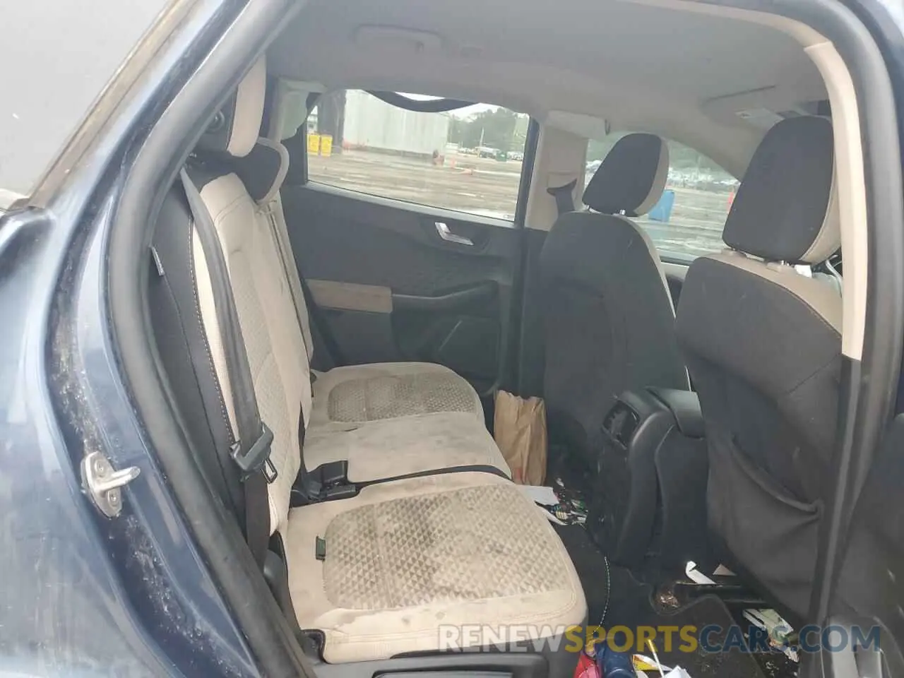 12 Photograph of a damaged car 1FMCU0G61LUB38585 FORD ESCAPE 2020