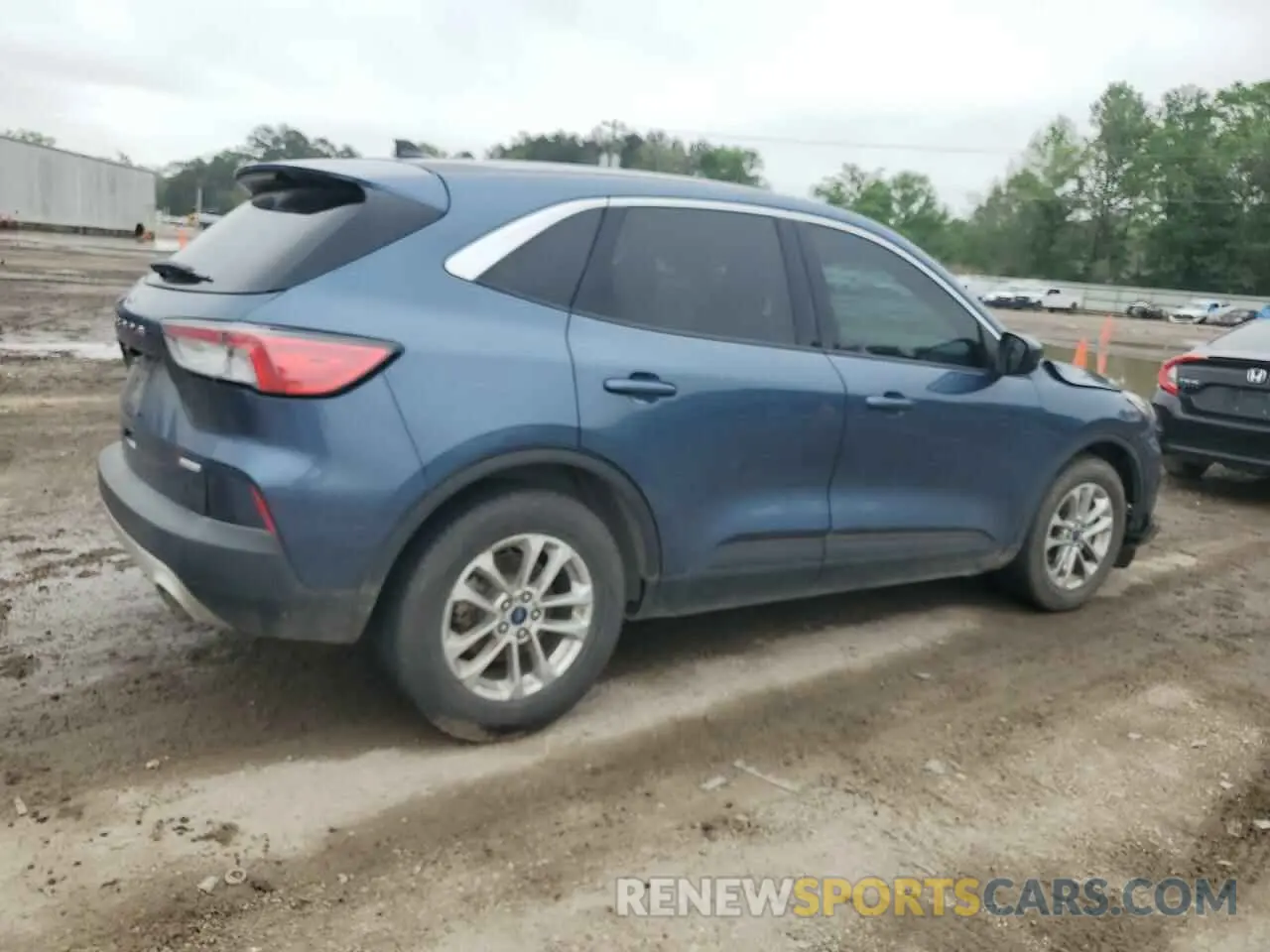 3 Photograph of a damaged car 1FMCU0G61LUB38585 FORD ESCAPE 2020