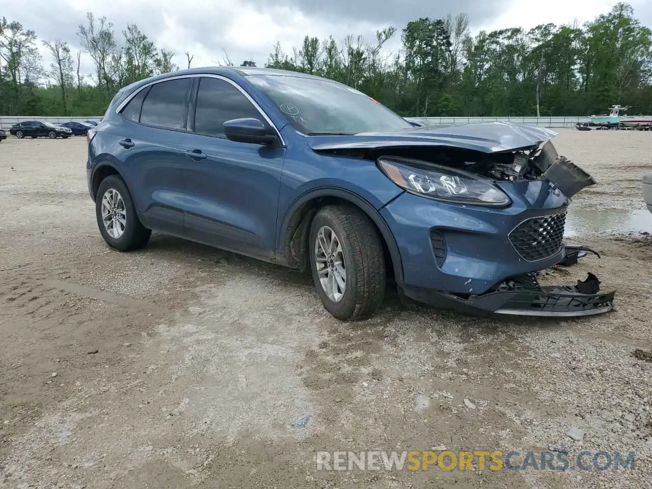 4 Photograph of a damaged car 1FMCU0G61LUB38585 FORD ESCAPE 2020