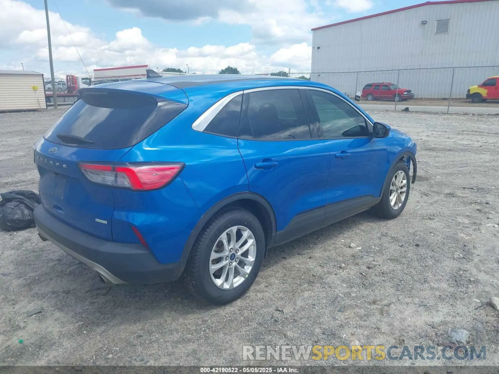 4 Photograph of a damaged car 1FMCU0G61LUB55743 FORD ESCAPE 2020