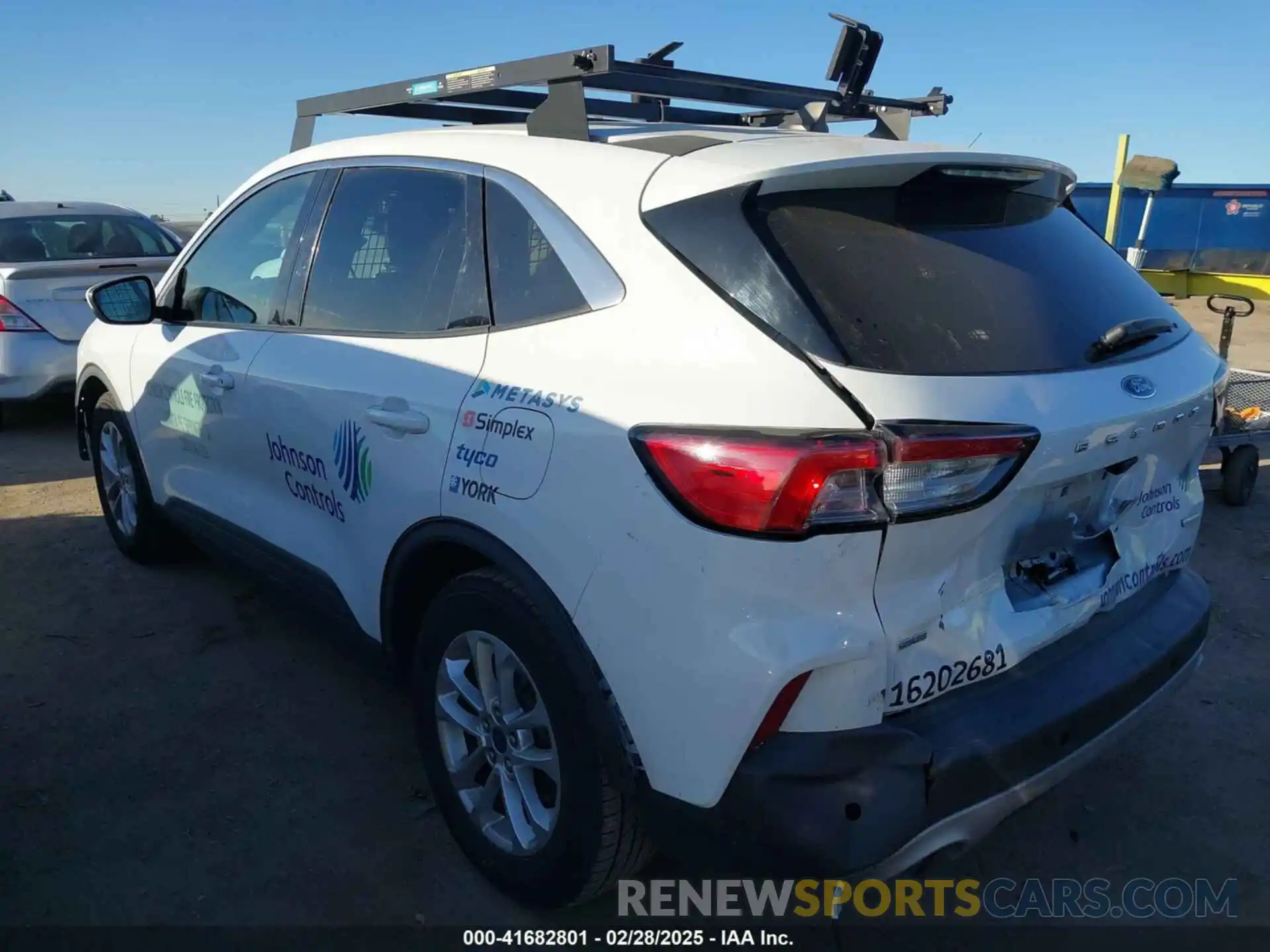 3 Photograph of a damaged car 1FMCU0G61LUB74275 FORD ESCAPE 2020