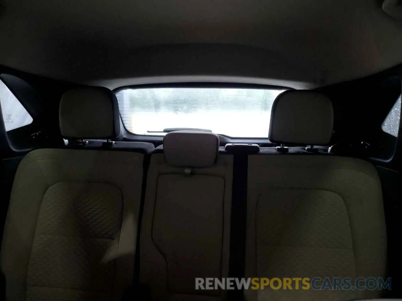 10 Photograph of a damaged car 1FMCU0G61LUB83963 FORD ESCAPE 2020