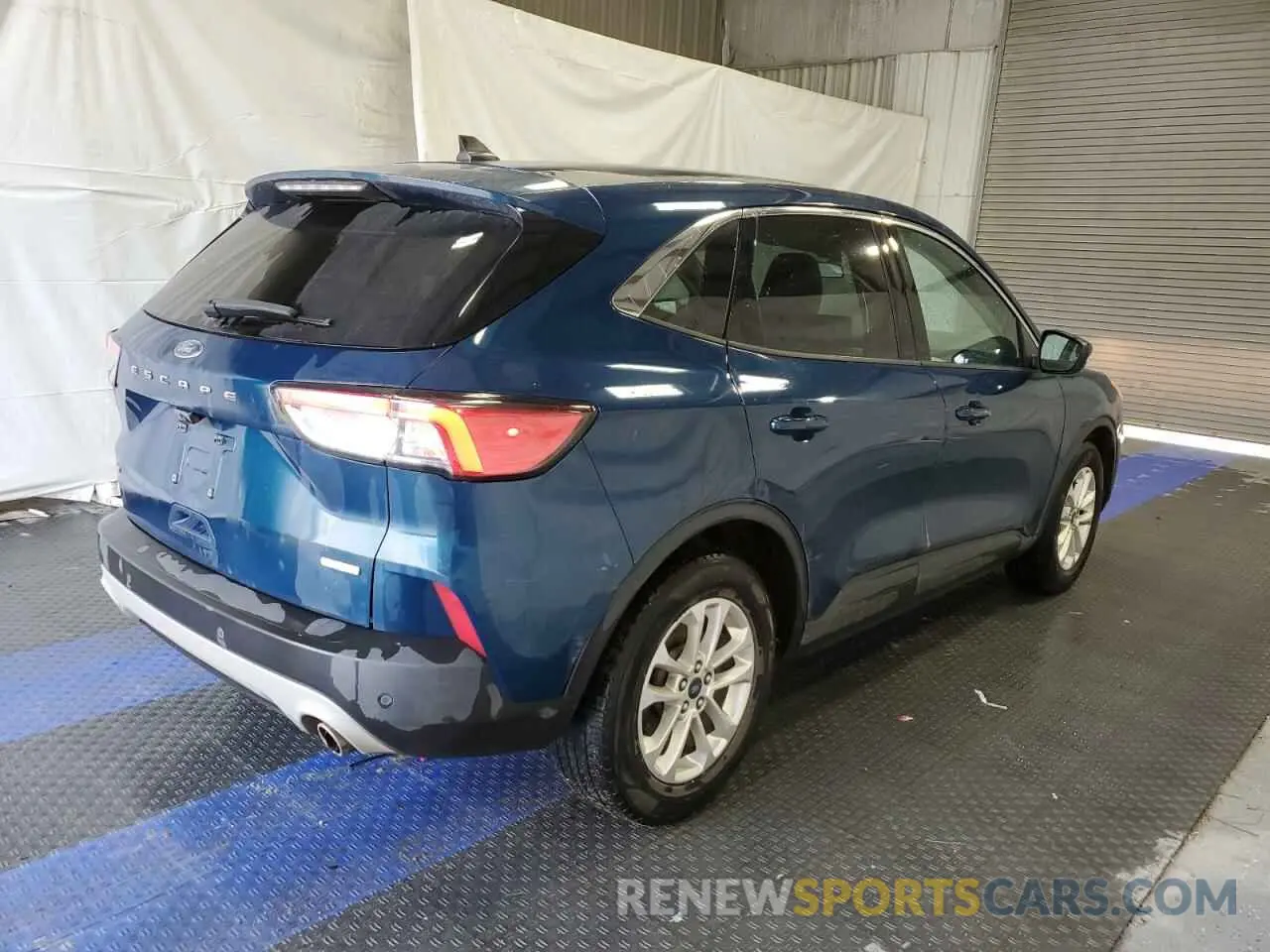 3 Photograph of a damaged car 1FMCU0G61LUB83963 FORD ESCAPE 2020