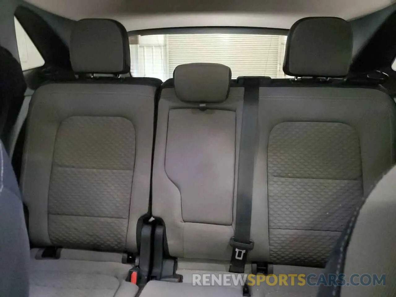 10 Photograph of a damaged car 1FMCU0G61LUB84160 FORD ESCAPE 2020