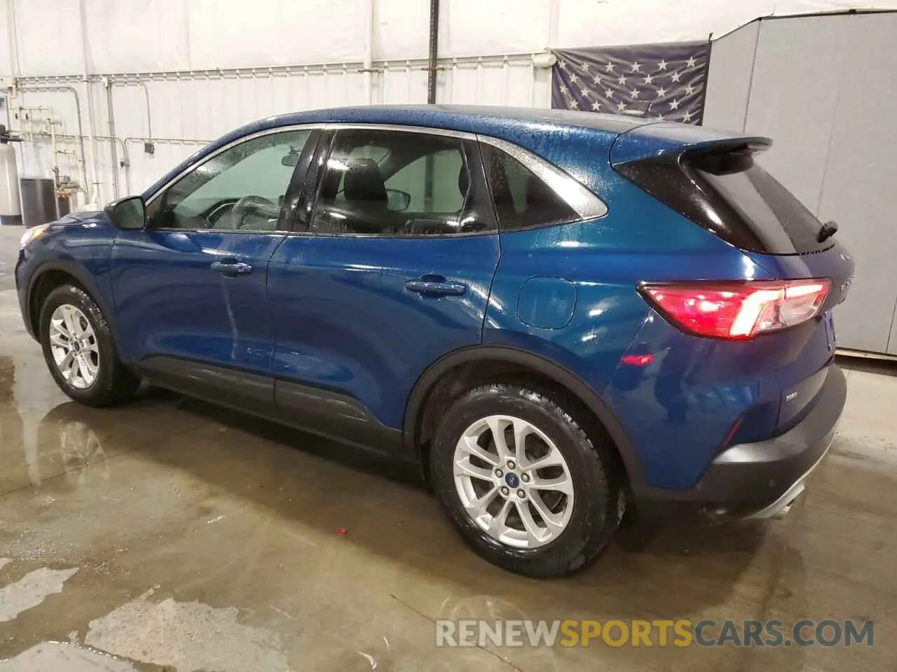 2 Photograph of a damaged car 1FMCU0G61LUB84160 FORD ESCAPE 2020