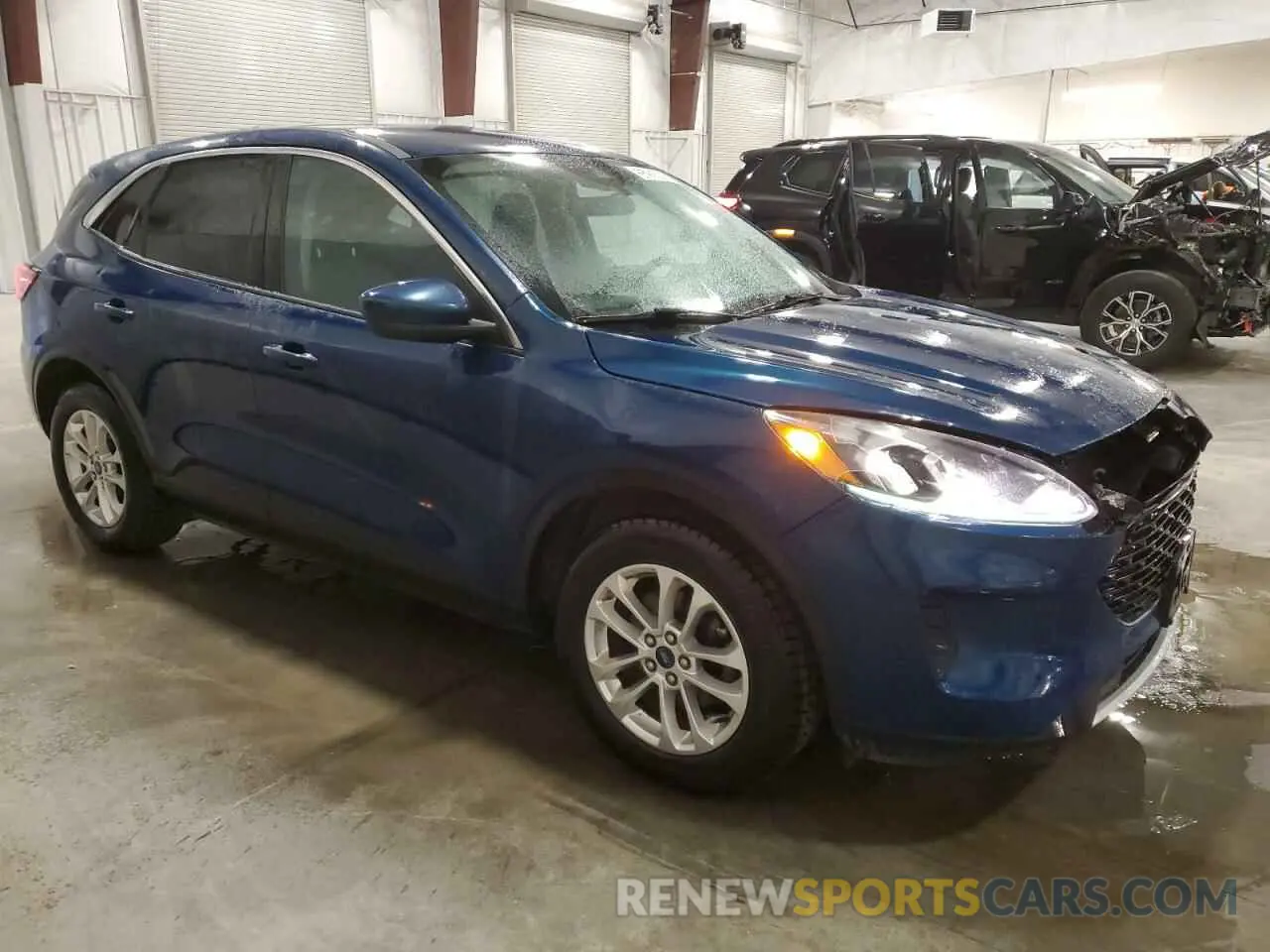 4 Photograph of a damaged car 1FMCU0G61LUB84160 FORD ESCAPE 2020