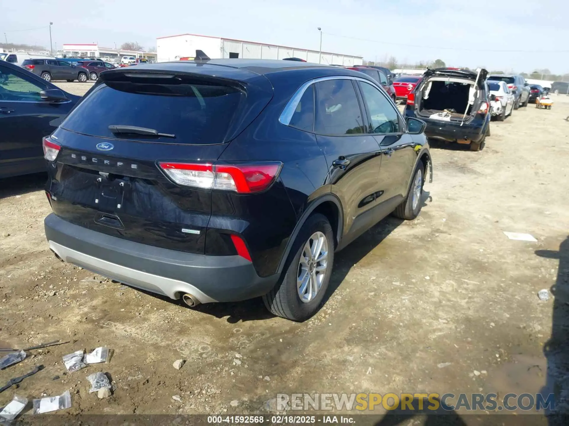 4 Photograph of a damaged car 1FMCU0G61LUC20929 FORD ESCAPE 2020
