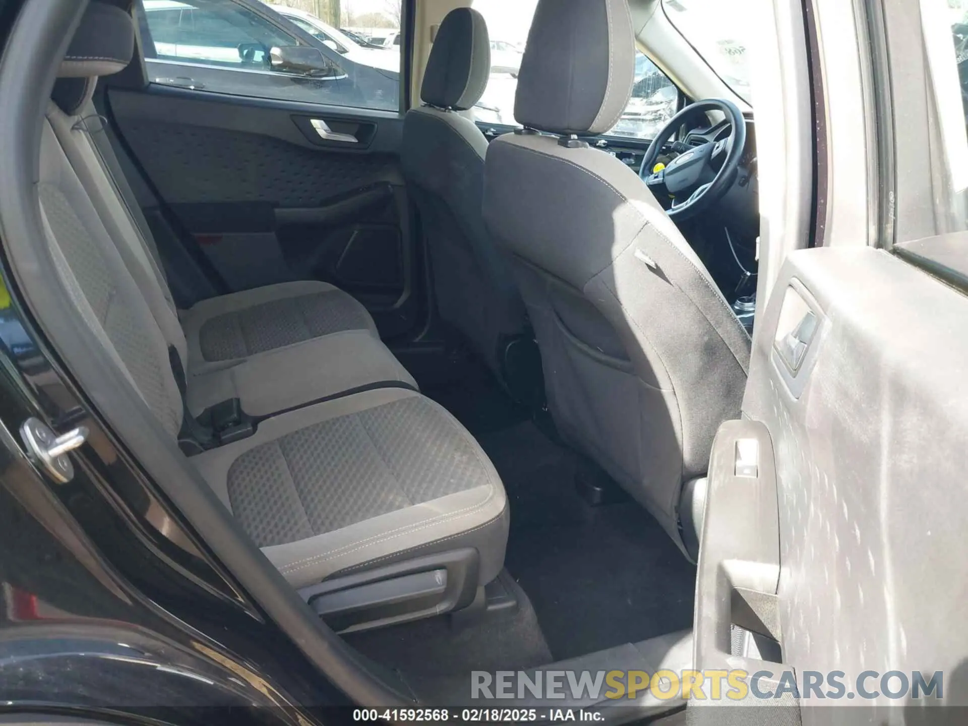 8 Photograph of a damaged car 1FMCU0G61LUC20929 FORD ESCAPE 2020