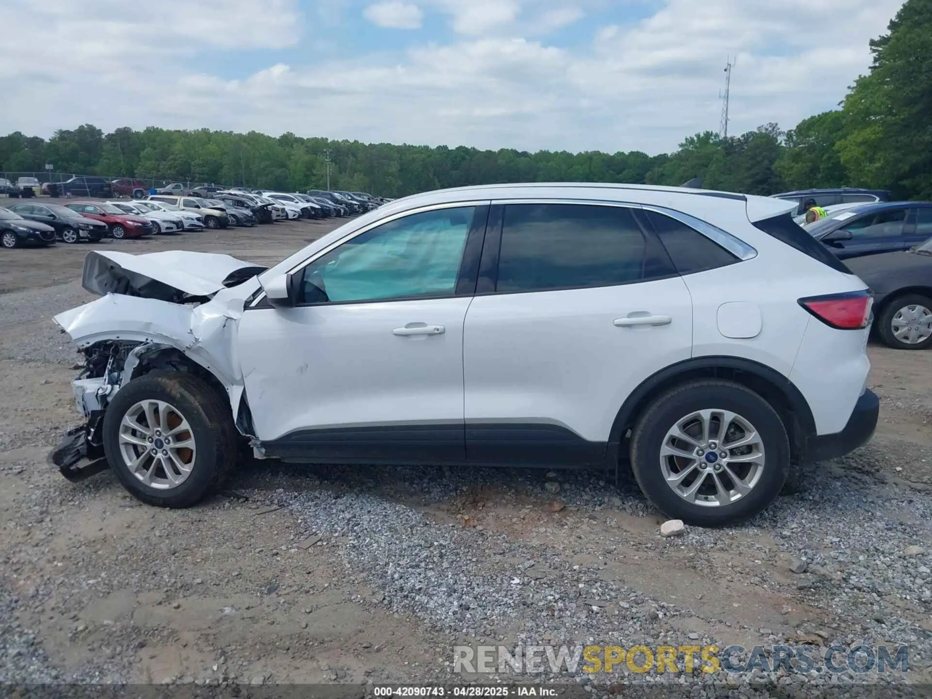 13 Photograph of a damaged car 1FMCU0G61LUC46897 FORD ESCAPE 2020