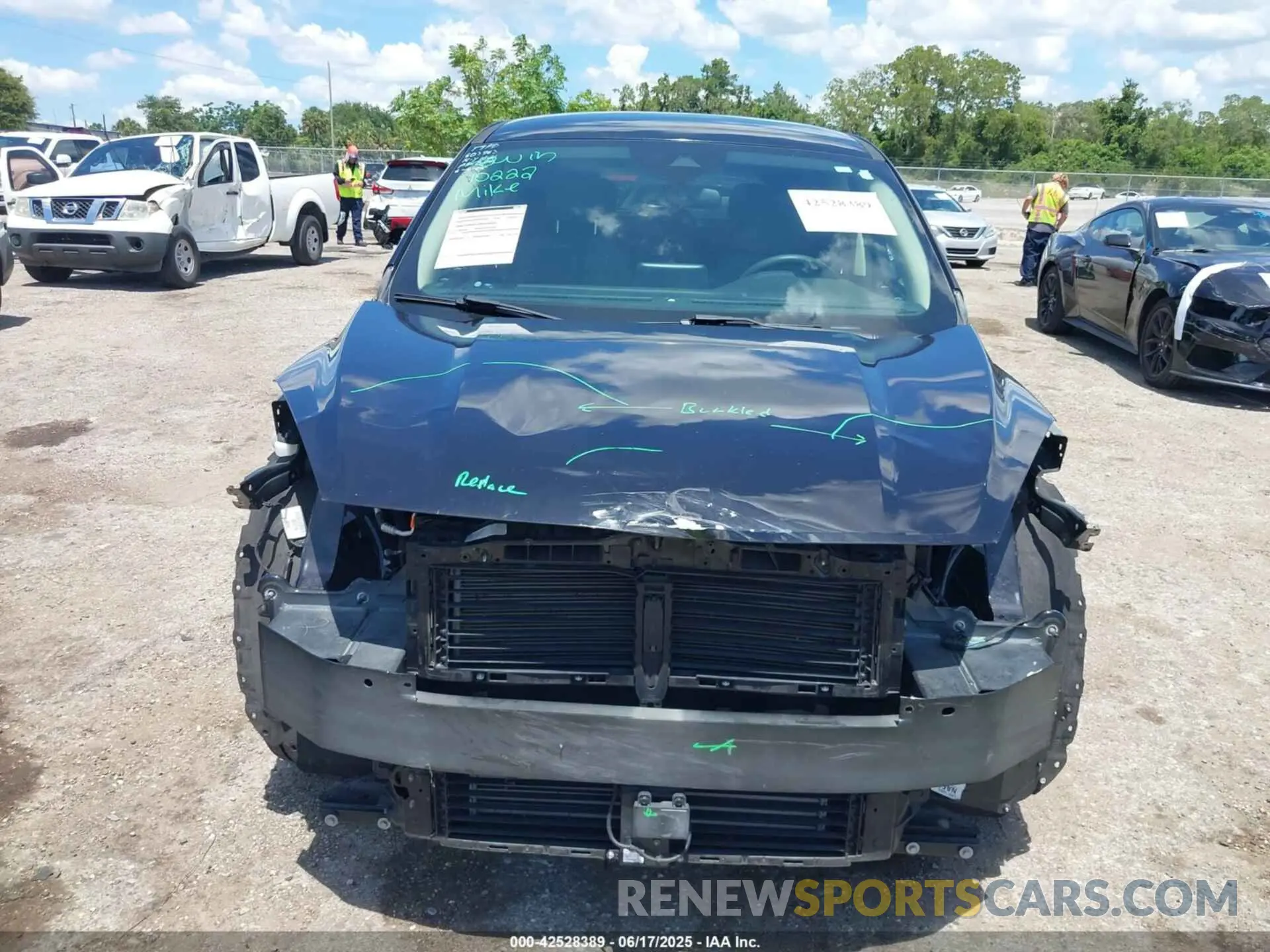 13 Photograph of a damaged car 1FMCU0G61LUC61271 FORD ESCAPE 2020