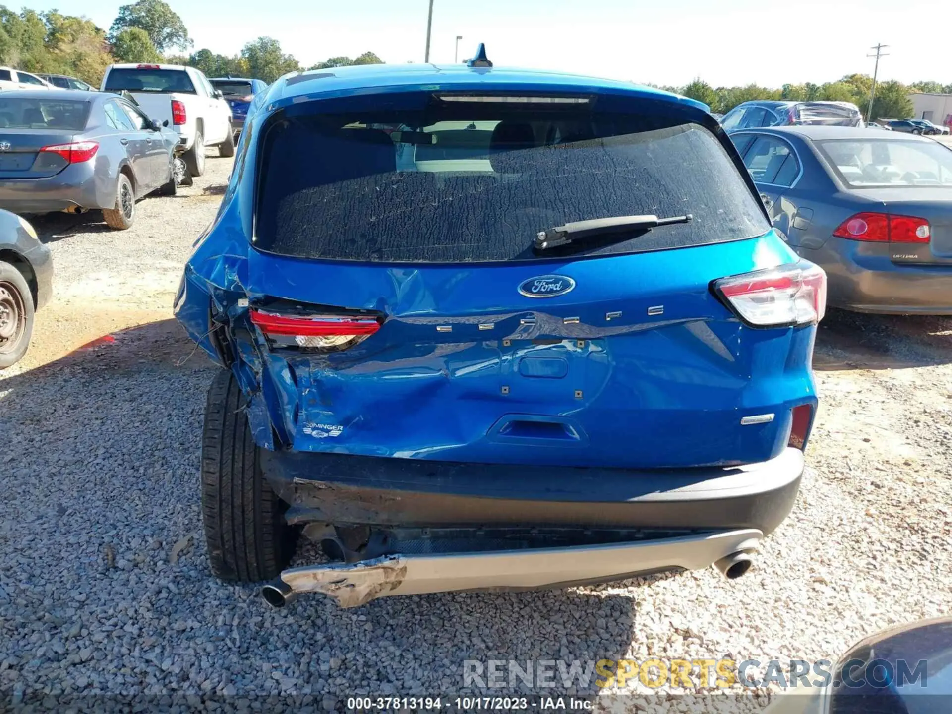 16 Photograph of a damaged car 1FMCU0G62LUA66943 FORD ESCAPE 2020