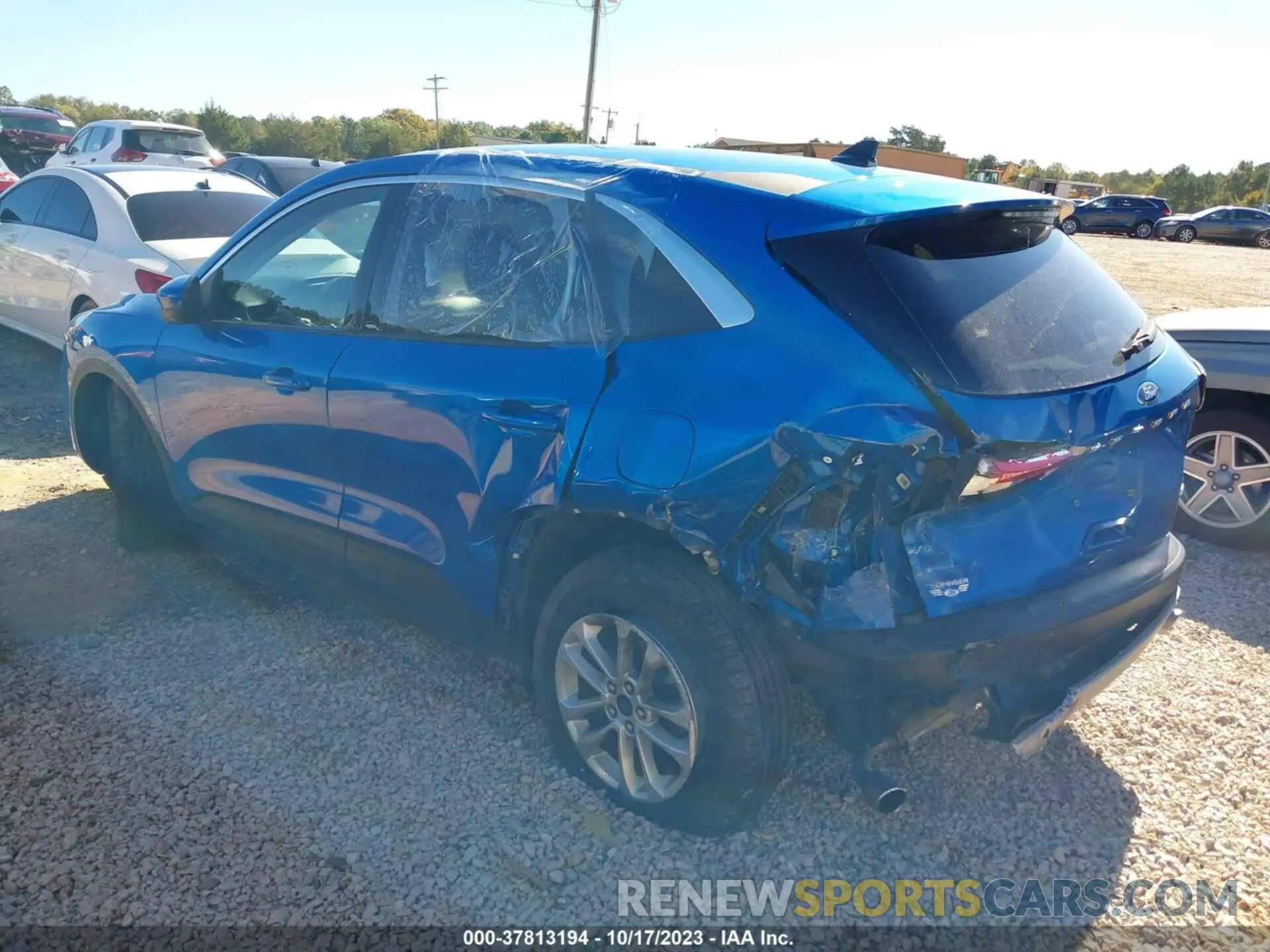 3 Photograph of a damaged car 1FMCU0G62LUA66943 FORD ESCAPE 2020