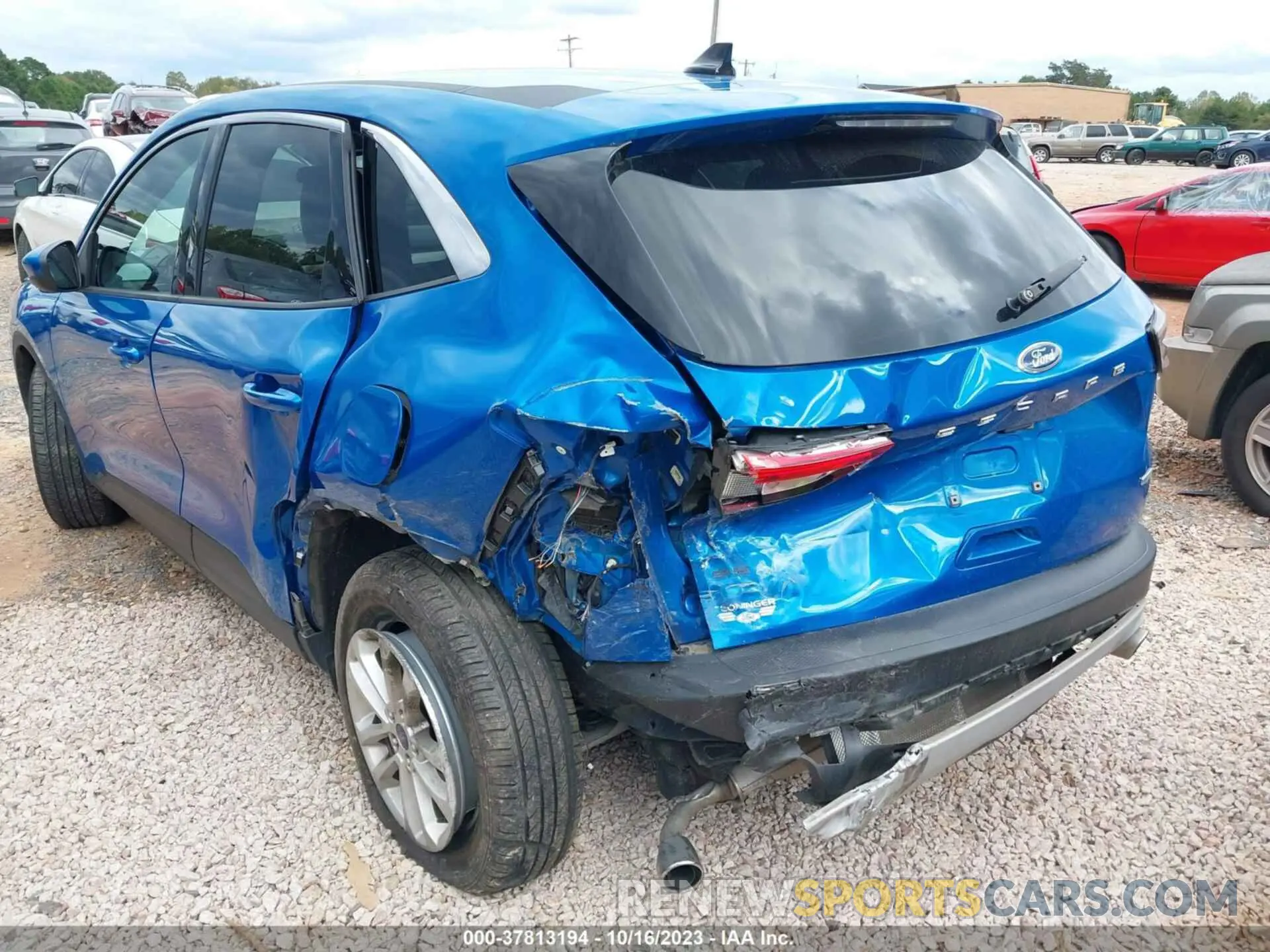 6 Photograph of a damaged car 1FMCU0G62LUA66943 FORD ESCAPE 2020