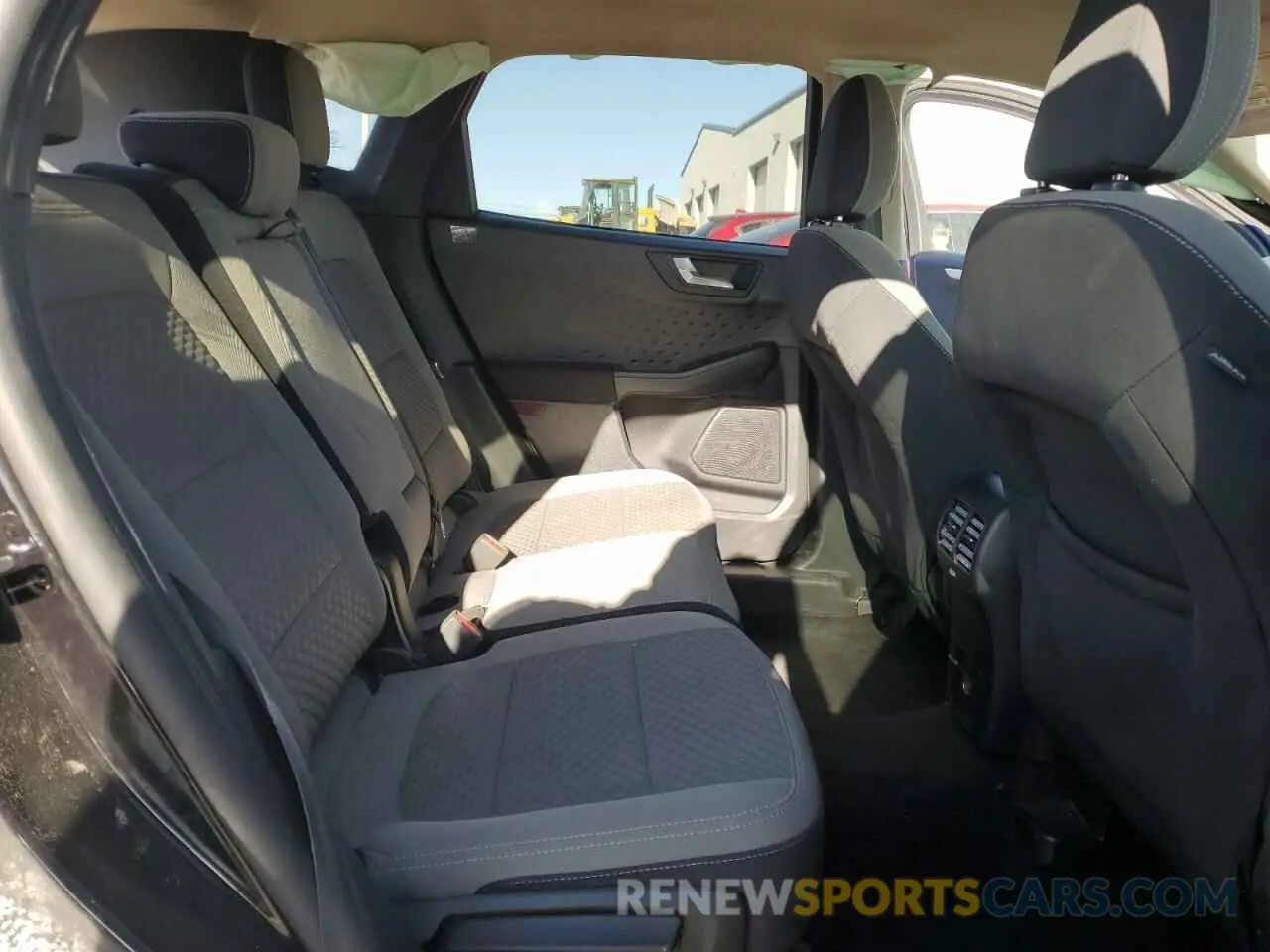 11 Photograph of a damaged car 1FMCU0G62LUA81698 FORD ESCAPE 2020