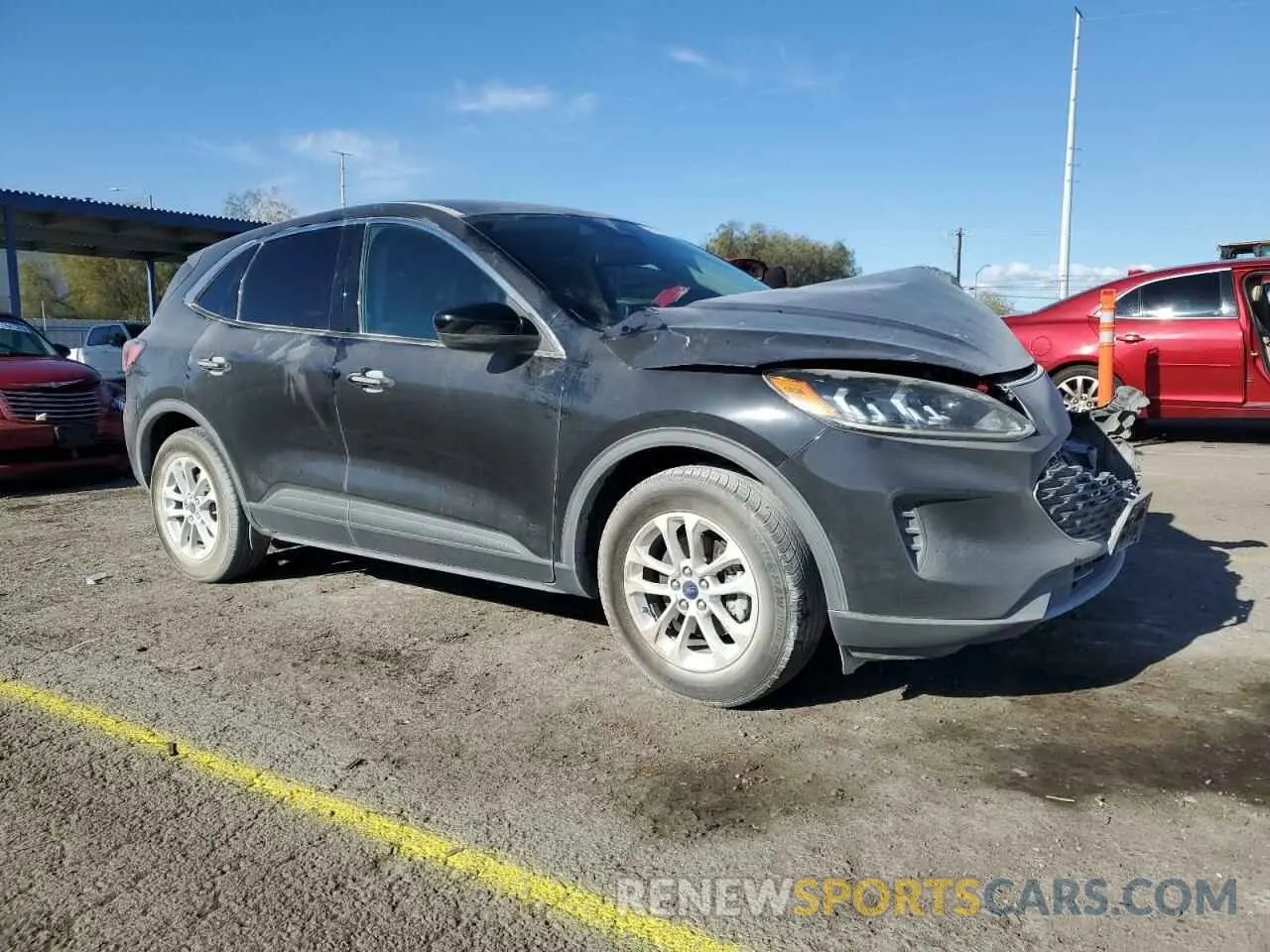 4 Photograph of a damaged car 1FMCU0G62LUA81698 FORD ESCAPE 2020
