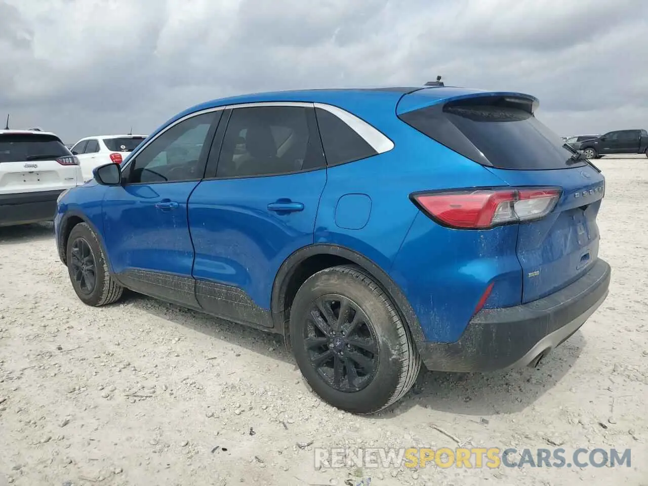 2 Photograph of a damaged car 1FMCU0G62LUB01495 FORD ESCAPE 2020