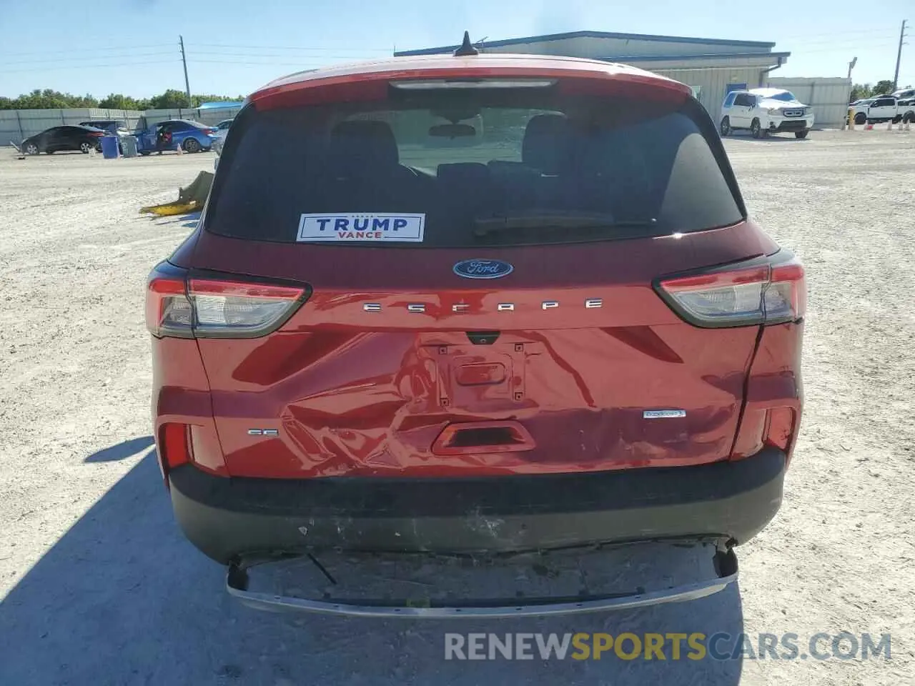 6 Photograph of a damaged car 1FMCU0G62LUB55945 FORD ESCAPE 2020