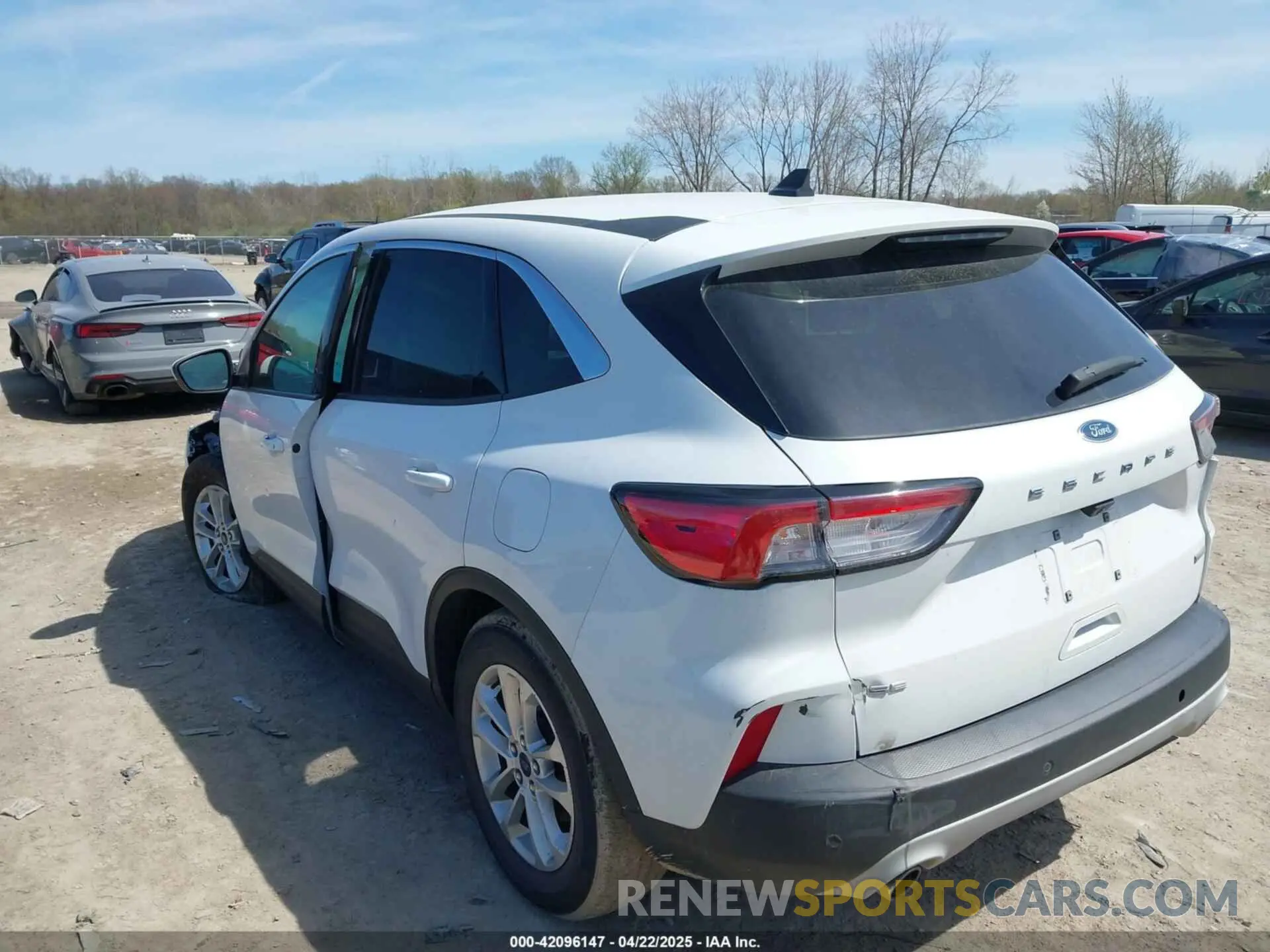 3 Photograph of a damaged car 1FMCU0G62LUB74317 FORD ESCAPE 2020