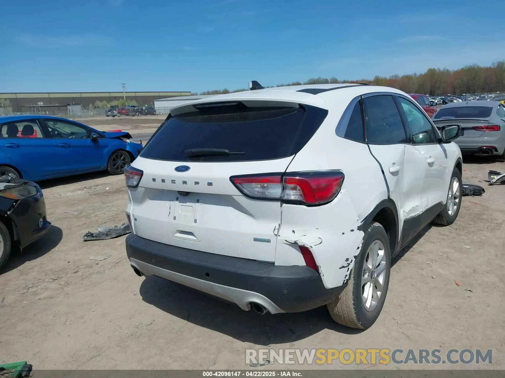 4 Photograph of a damaged car 1FMCU0G62LUB74317 FORD ESCAPE 2020