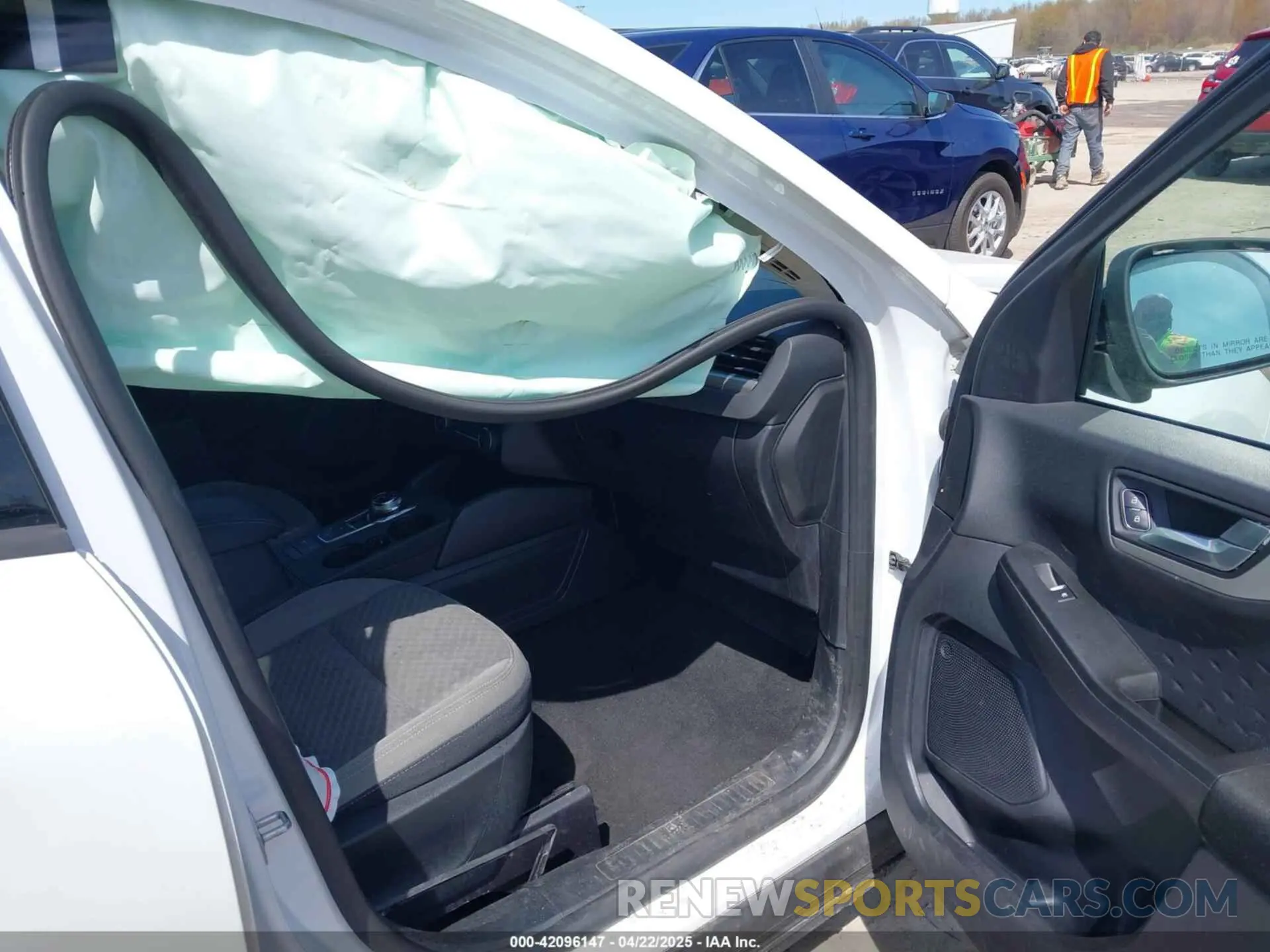5 Photograph of a damaged car 1FMCU0G62LUB74317 FORD ESCAPE 2020